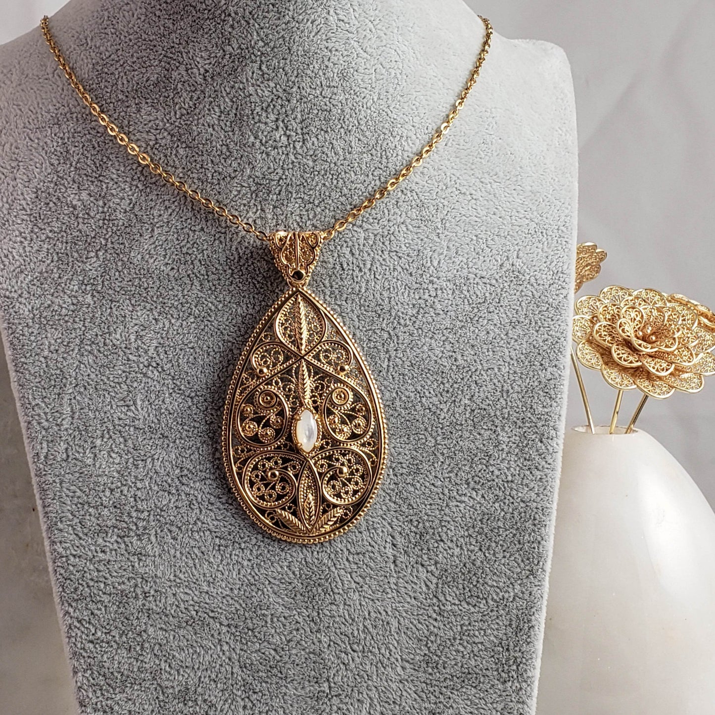 18K Gold Plated 10 x 5mm Gemstone Filigree Pendant - TurkishBling