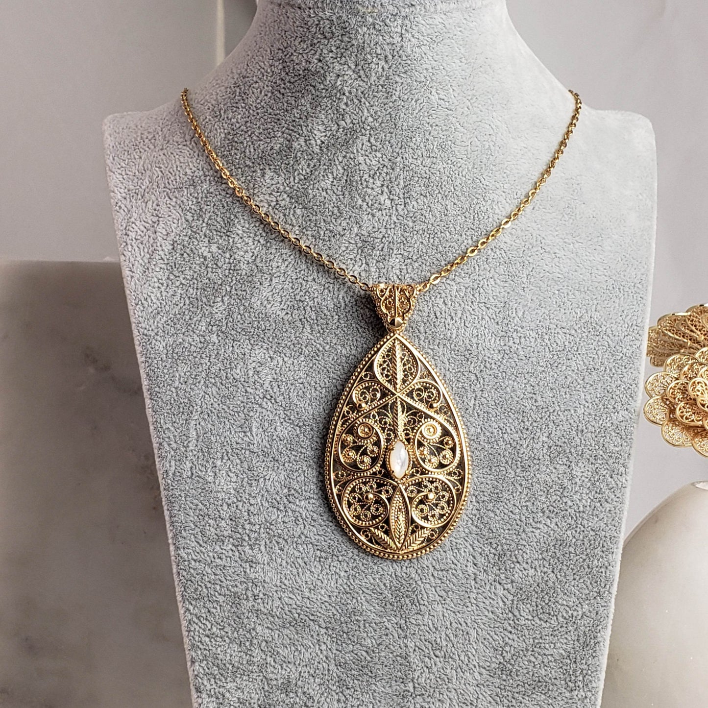 18K Gold Plated 10 x 5mm Gemstone Filigree Pendant - TurkishBling