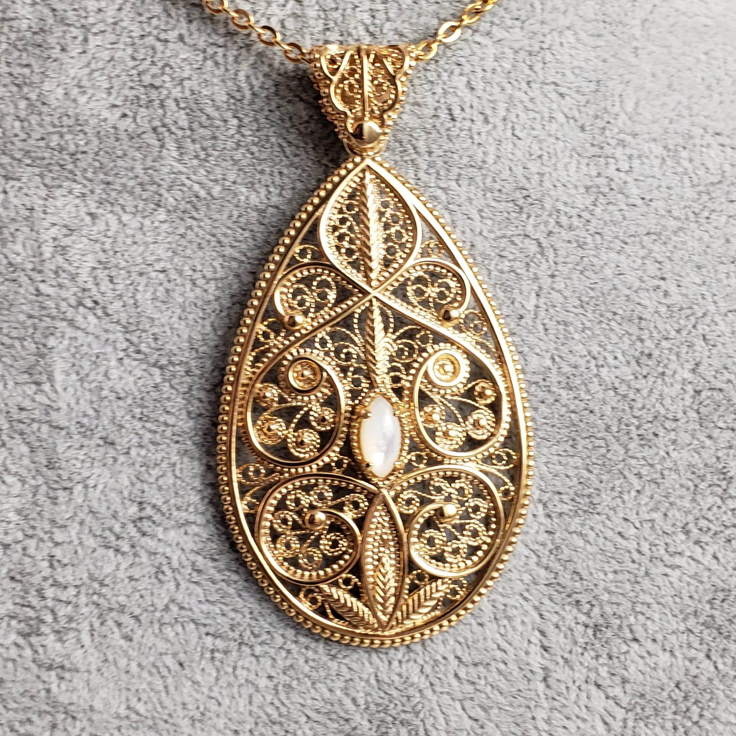 18K Gold Plated 10 x 5mm Gemstone Filigree Pendant - TurkishBling
