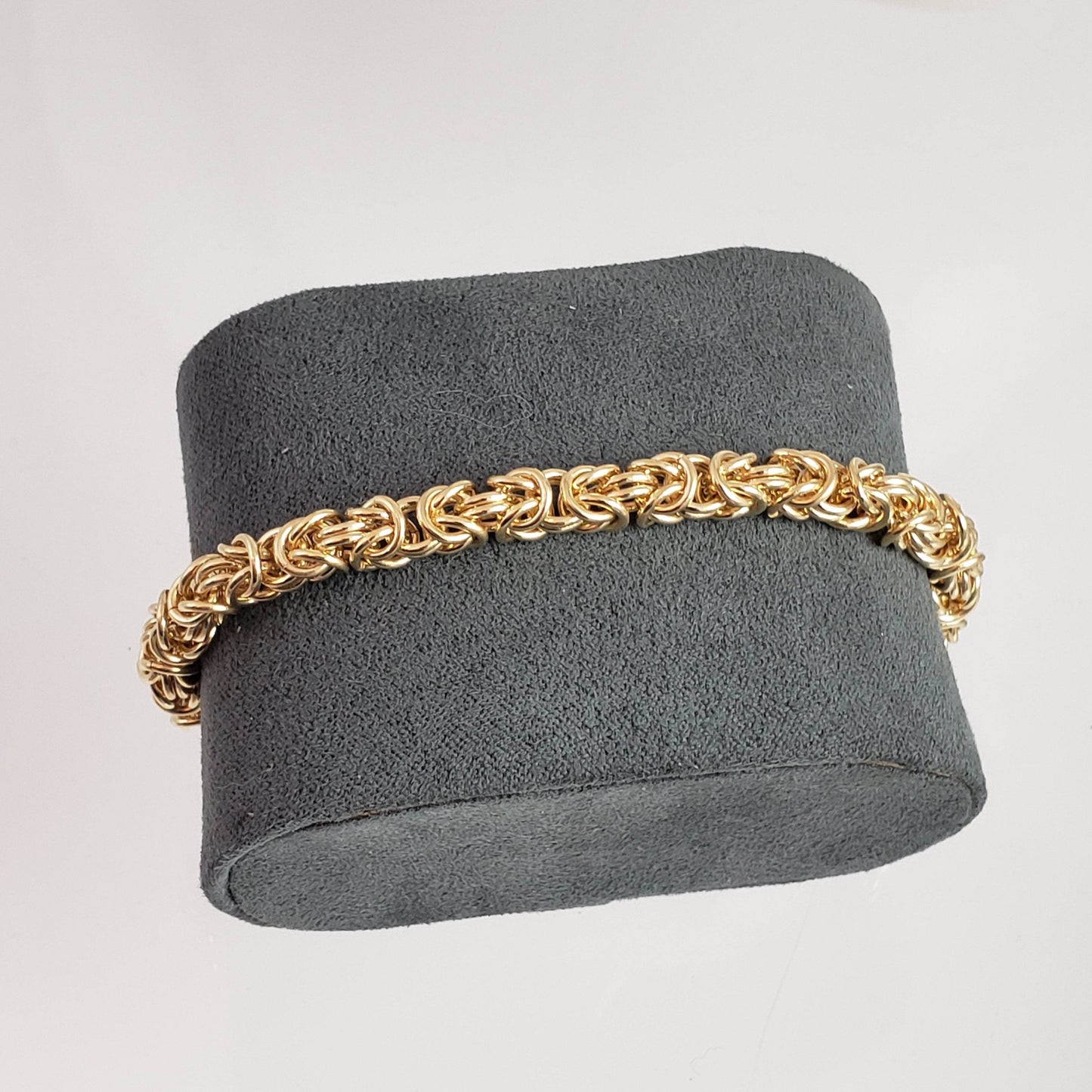 Byzantine Chain Bracelet – 7+1 in. Adjustable Toggle Clasp with Gemstone accent, 5.5 mm Width - TurkishBling