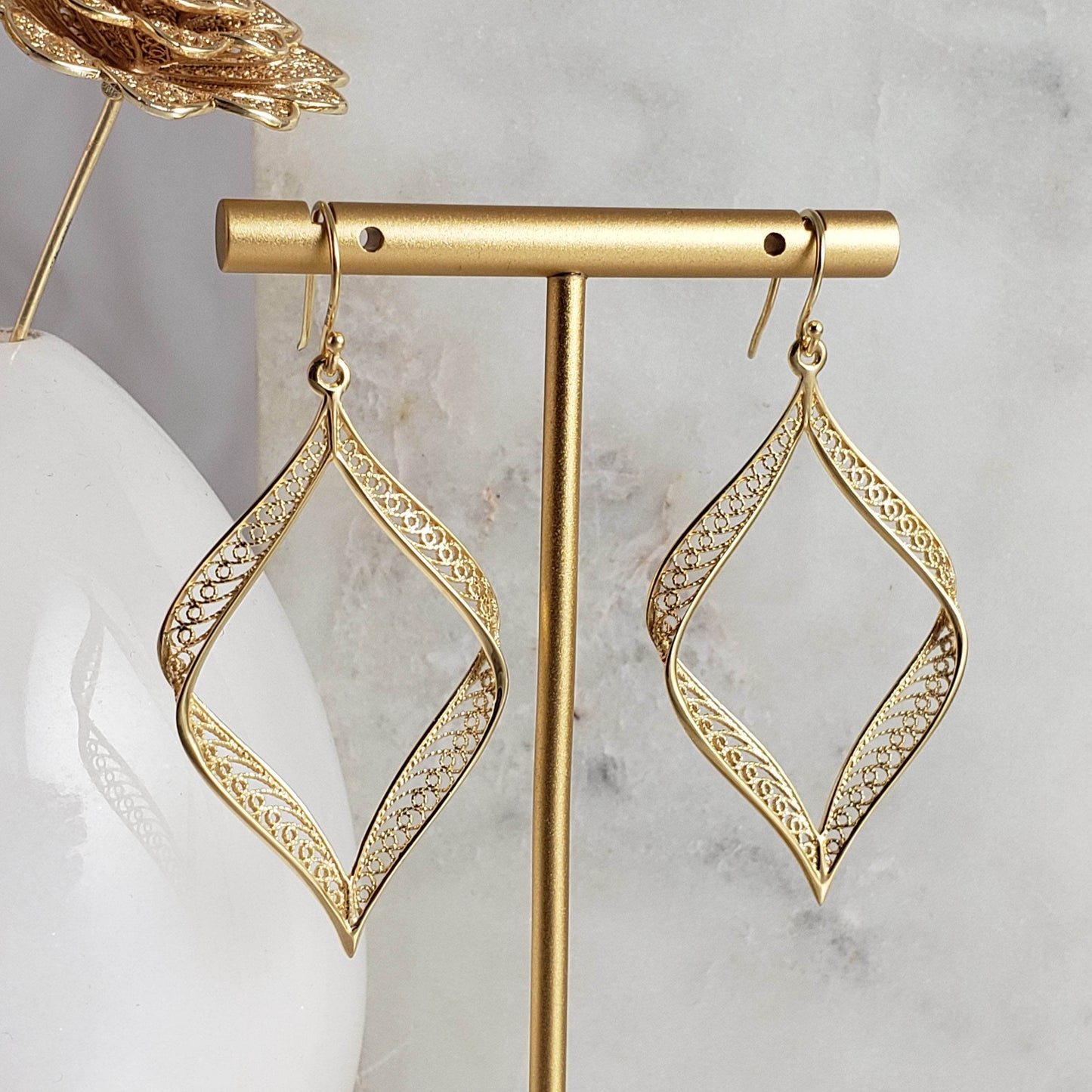 Ribbon Marquise Filigree Dangle Earrings with Sculptural Contour - TurkishBling