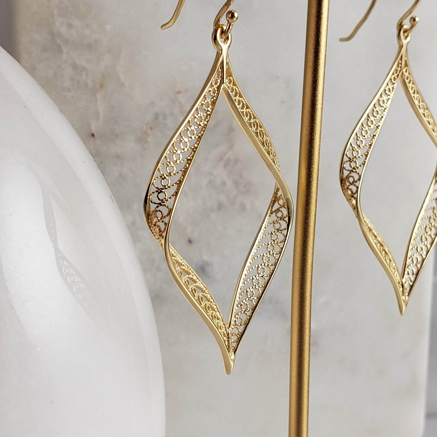 Ribbon Marquise Filigree Dangle Earrings with Sculptural Contour - TurkishBling