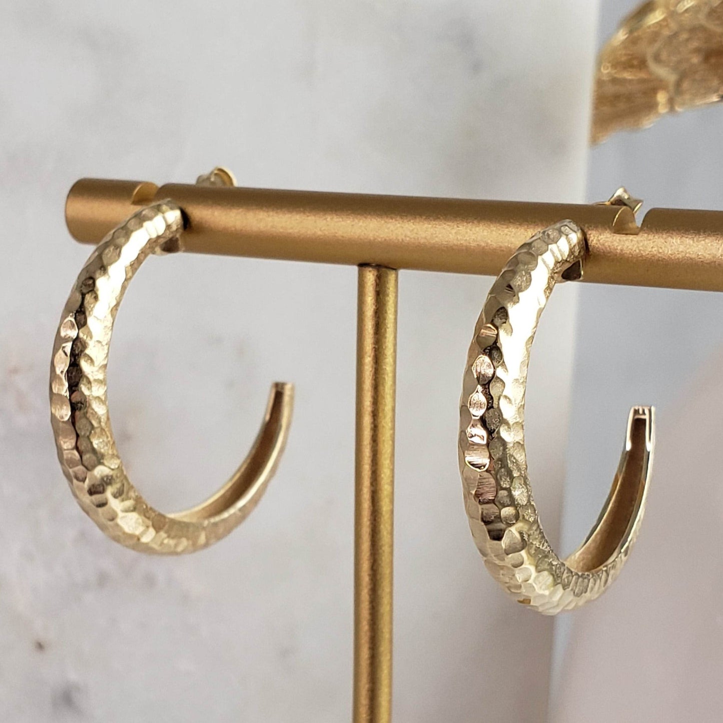 Hammered Hoop Earrings with Satin Texture - TurkishBling