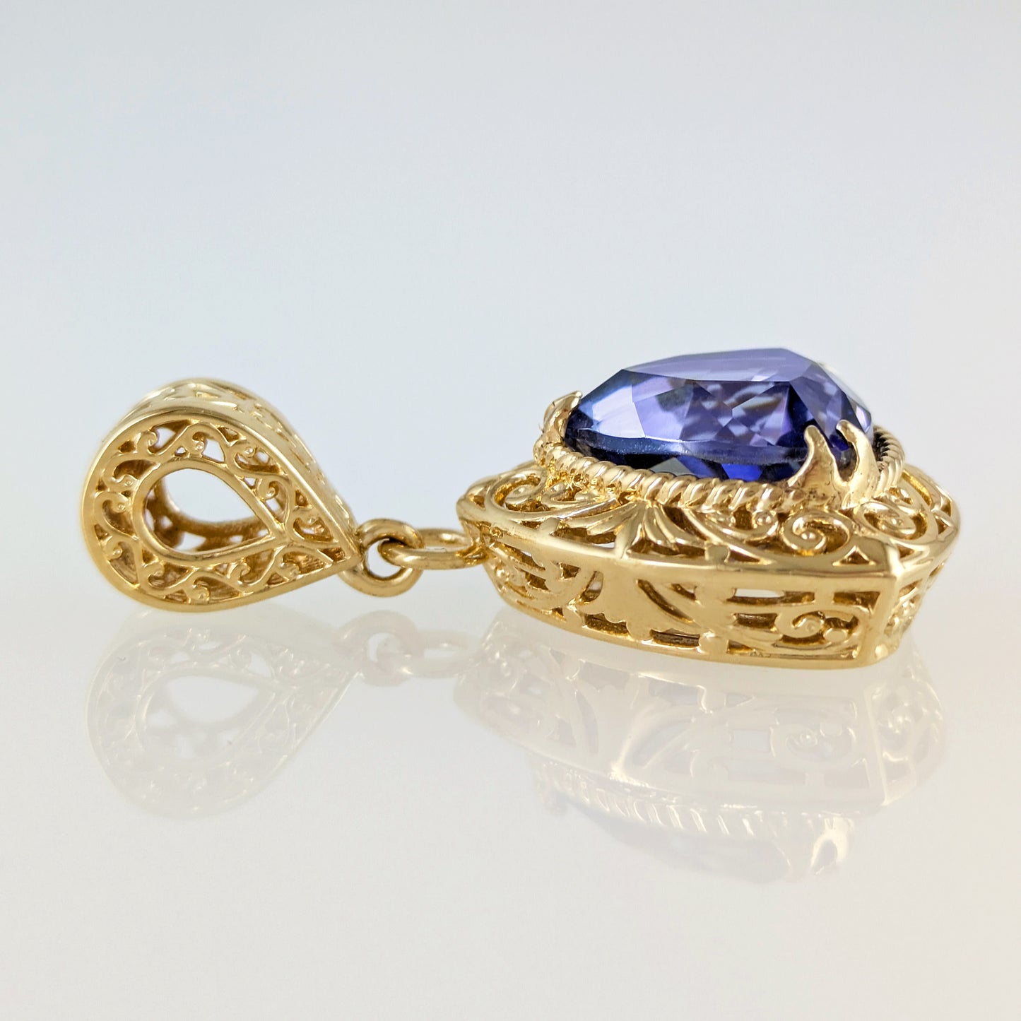 Trillion Cut Tanzanite Color Quartz Scrollwork Pendant w/18+2 in chain