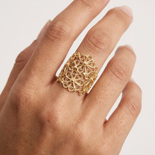 Floral Scrollwork Filigree Ring