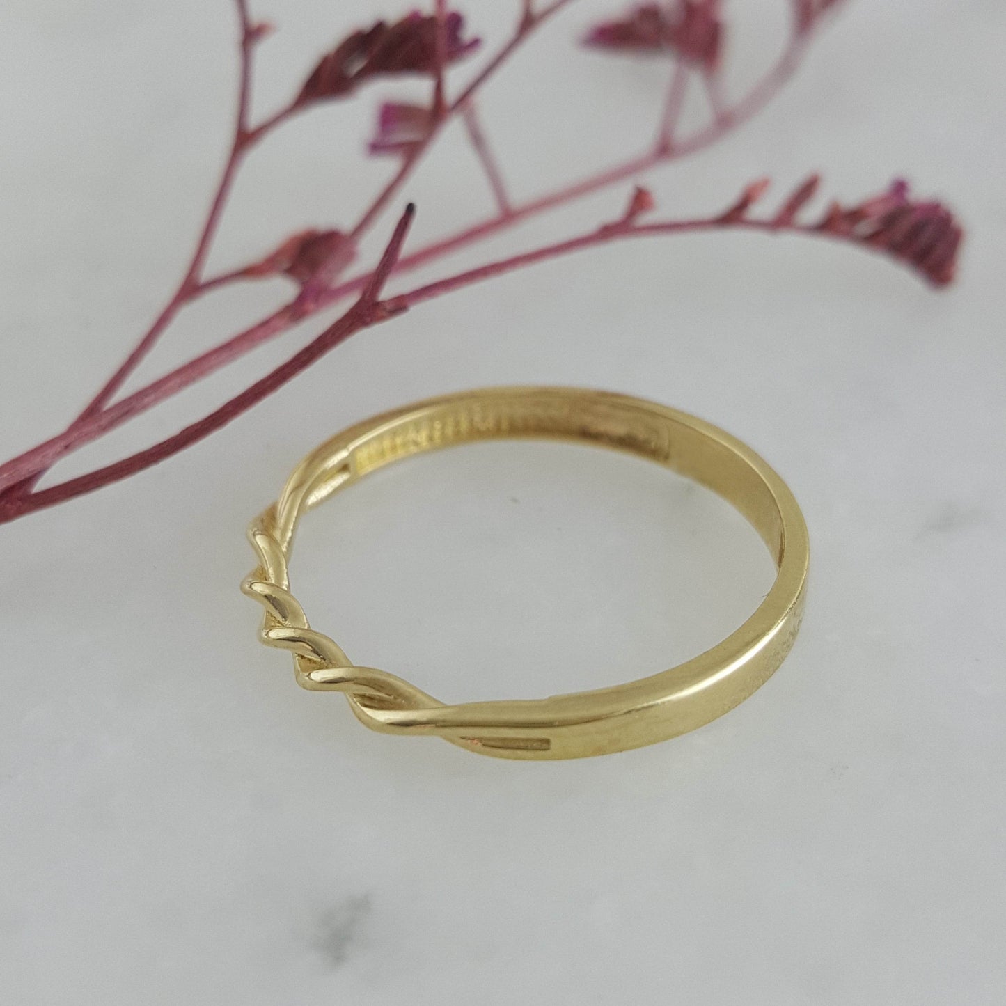 Minimalist Twist Gold Ring - 10k,14k,18k - TurkishBling