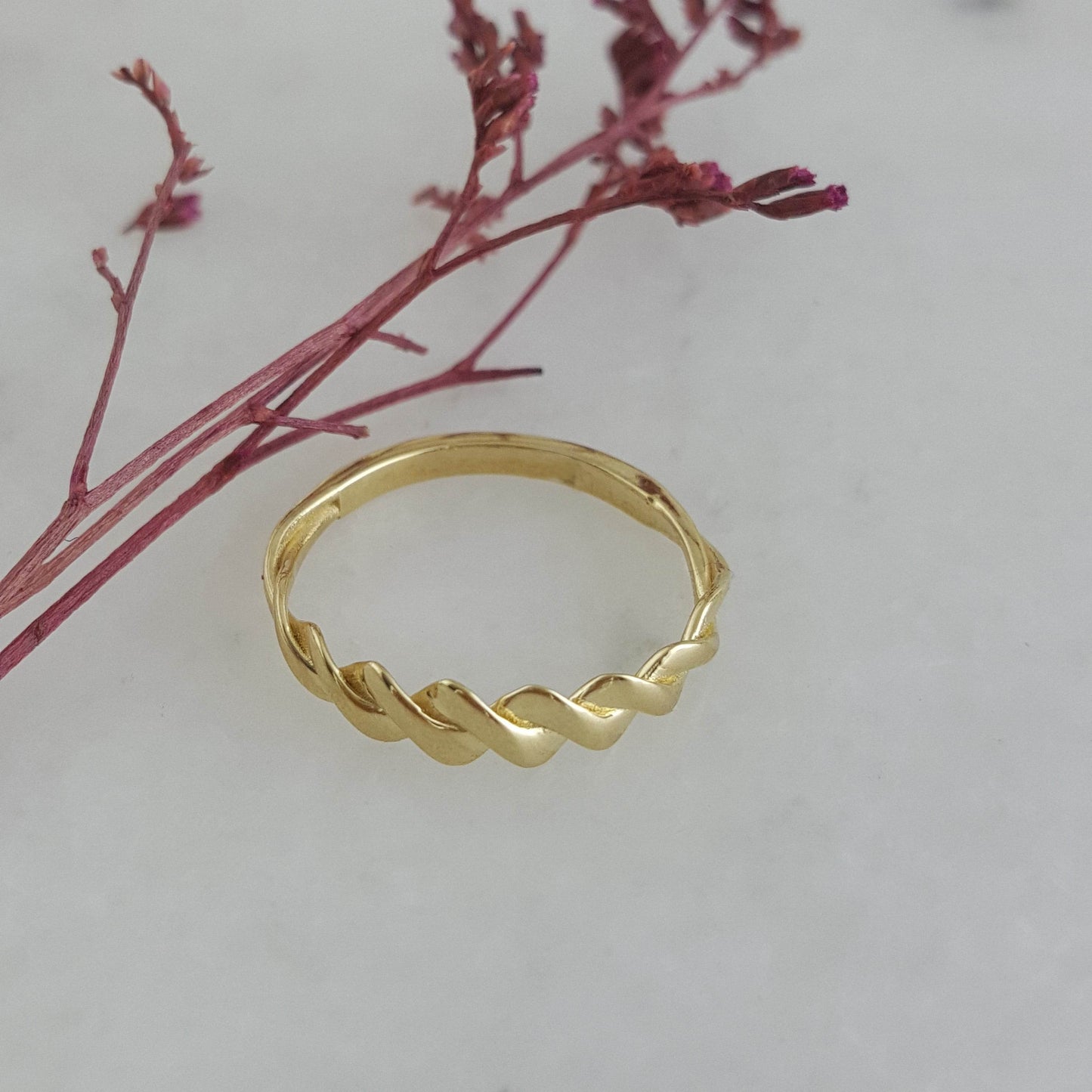 Minimalist Twisted Gold Ring - 10k,14k,18k - TurkishBling