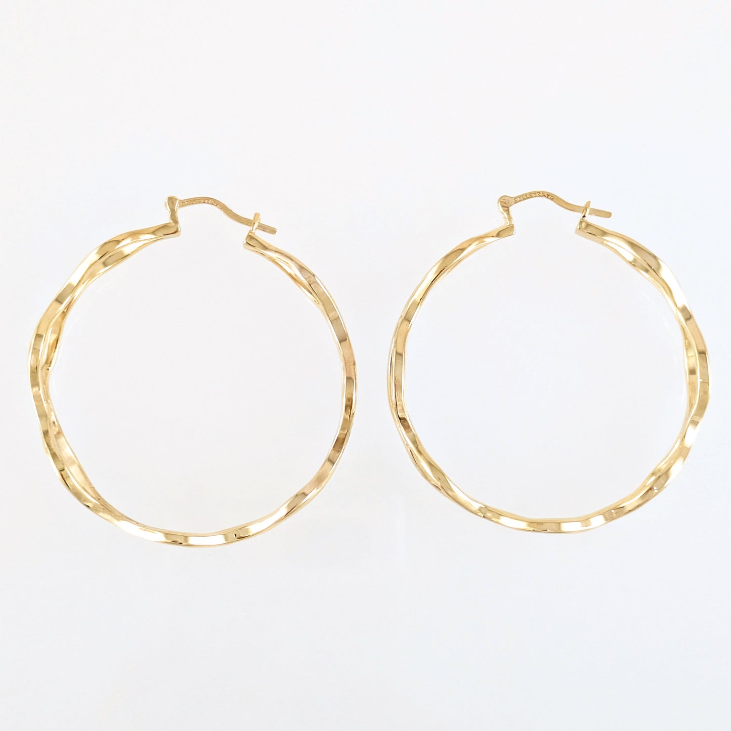 Wavy Hoop Earrings – Bold Sculptural Design