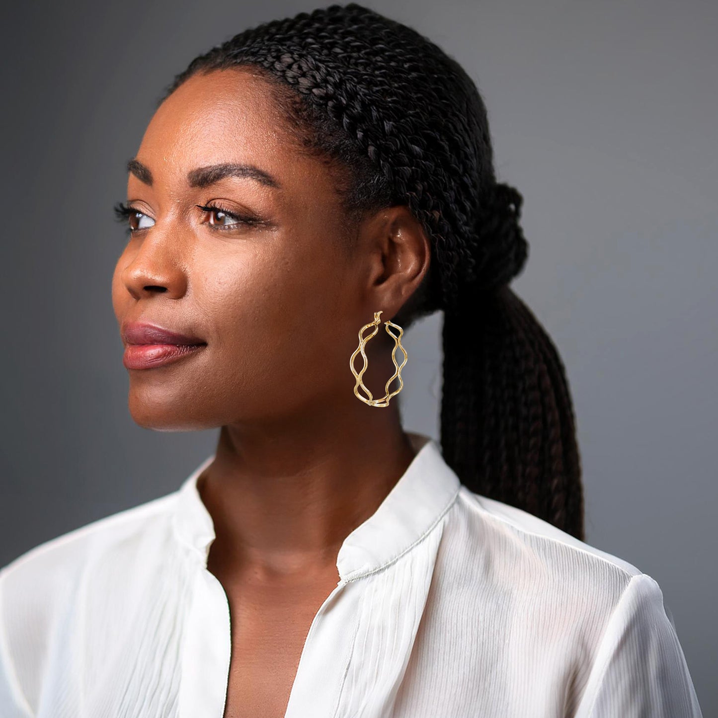 Wavy Hoop Earrings – Bold Sculptural Design