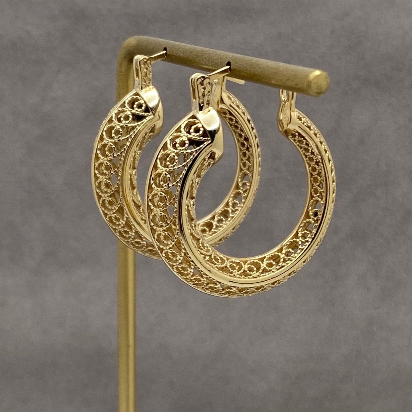 Graduated Filigree Hoop Earrings - TurkishBling