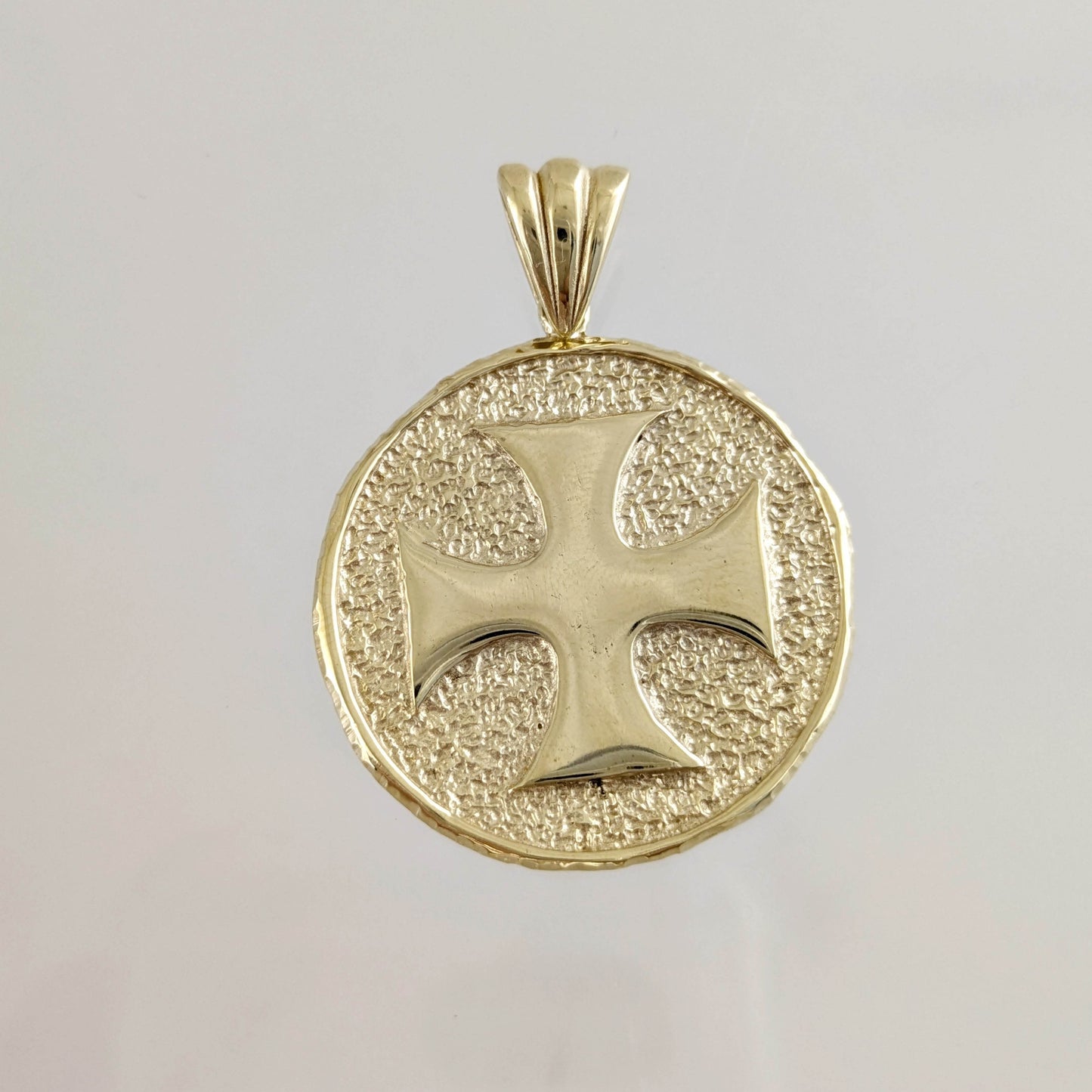 Embossed Cross Medallion Pendant - TurkishBling