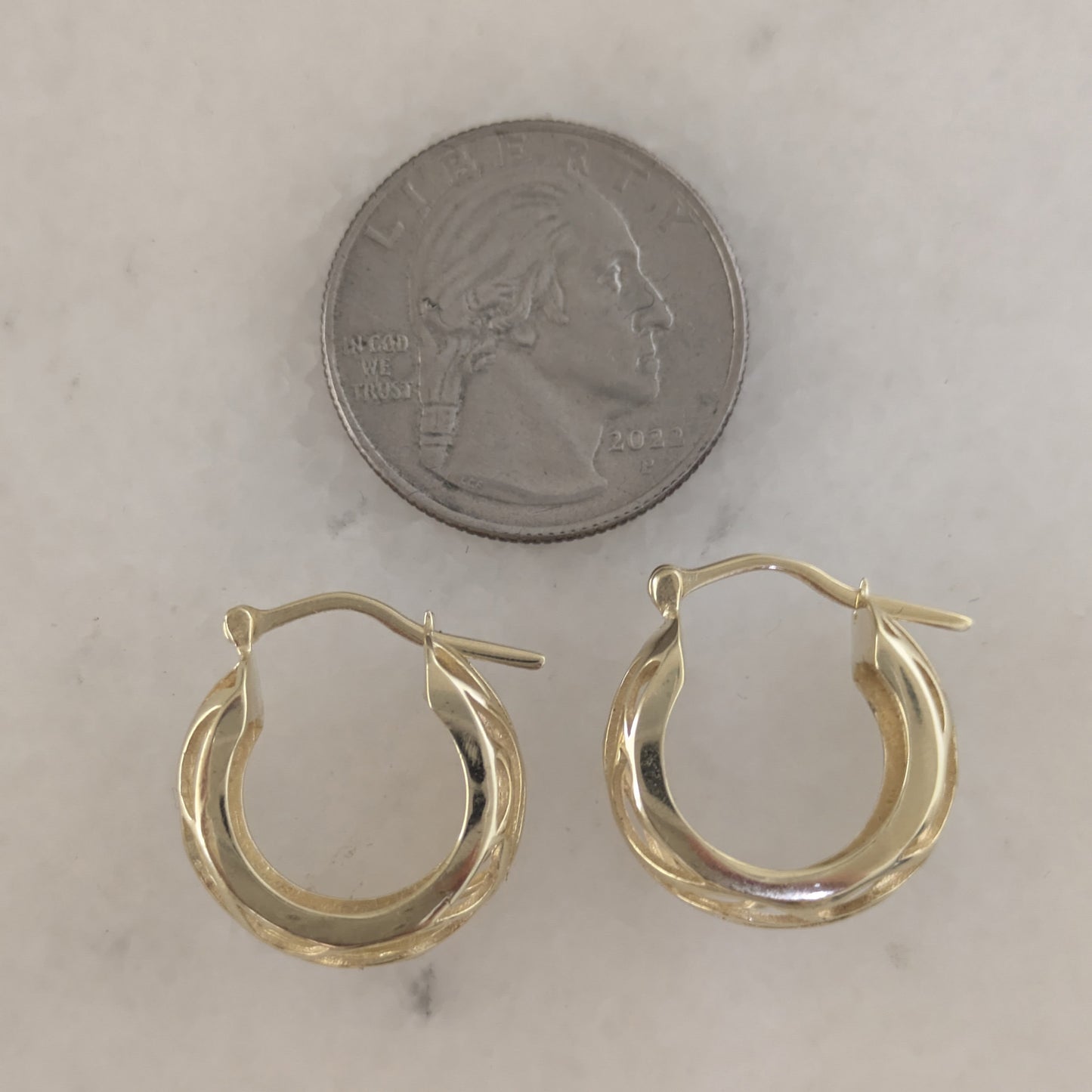 Rounded Openwork Hoop Earrings with Branch-Inspired Pattern