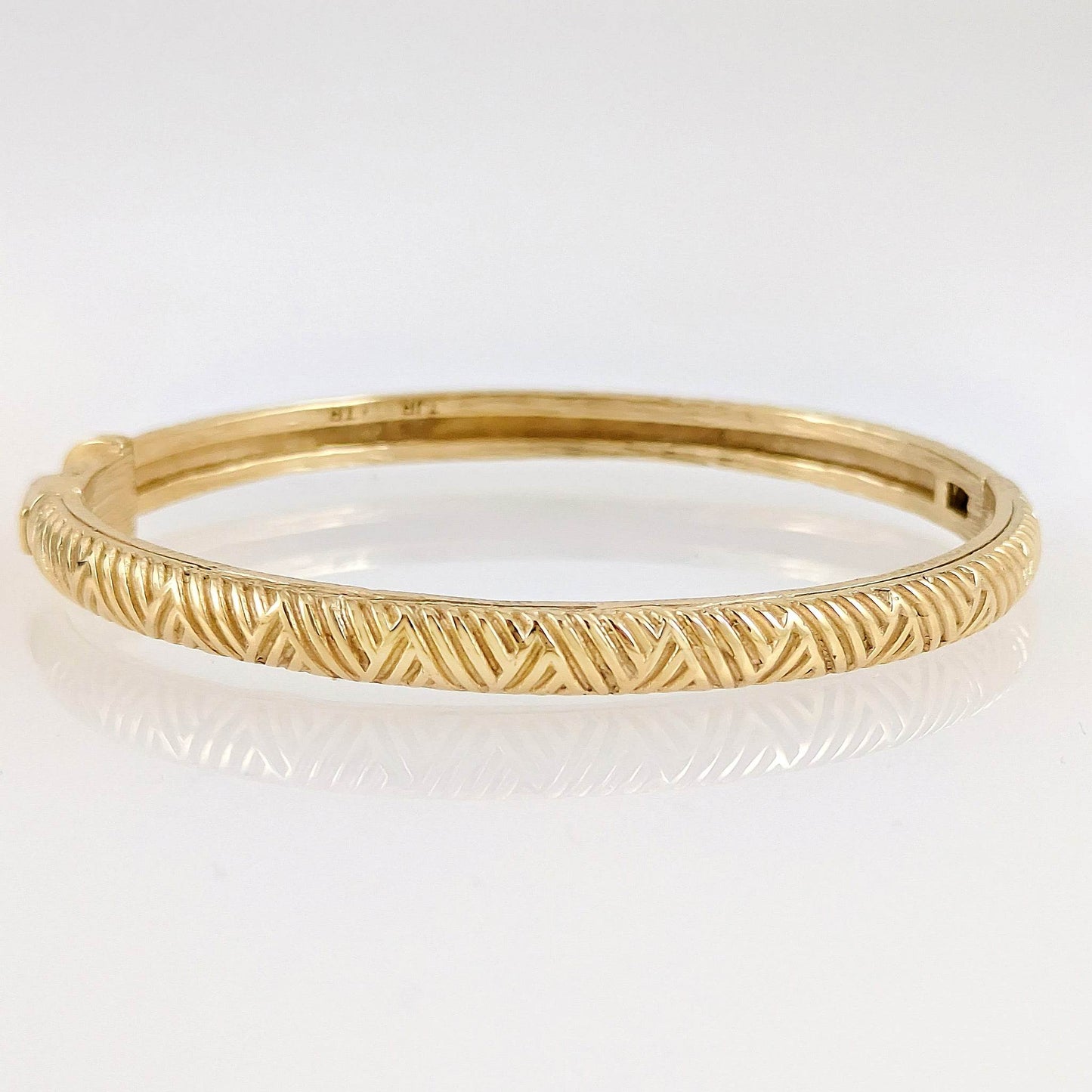 Chevron Pattern Bangle with Easy Click Clasp – Textured 5mm Design - TurkishBling
