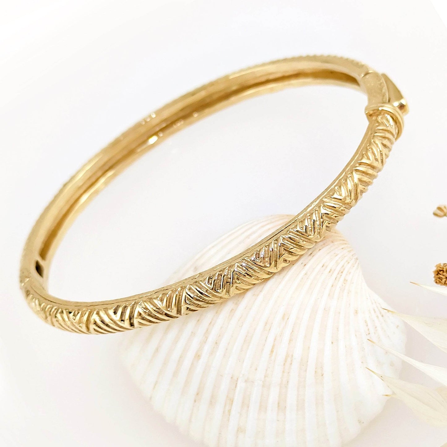 Chevron Pattern Bangle with Easy Click Clasp – Textured 5mm Design - TurkishBling