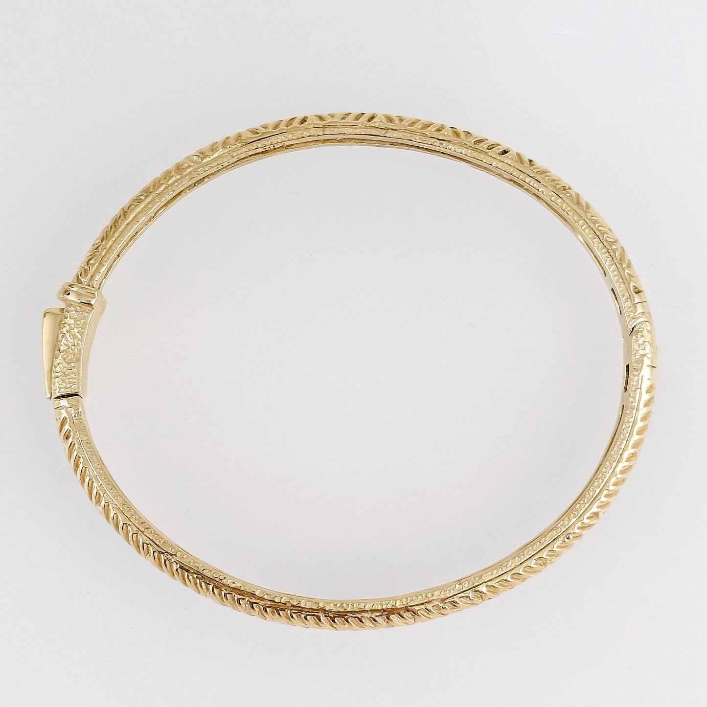 Chevron Pattern Bangle with Easy Click Clasp – Textured 5mm Design - TurkishBling
