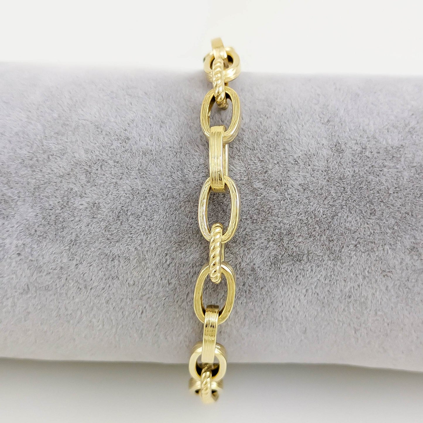 Bold Link Chain Bracelet – 7.5mm Classic Gold Finish - TurkishBling