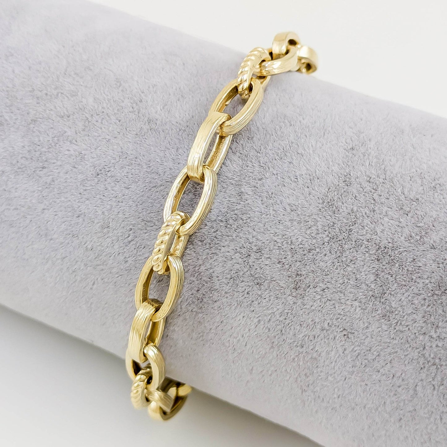 Bold Link Chain Bracelet – 7.5mm Classic Gold Finish - TurkishBling