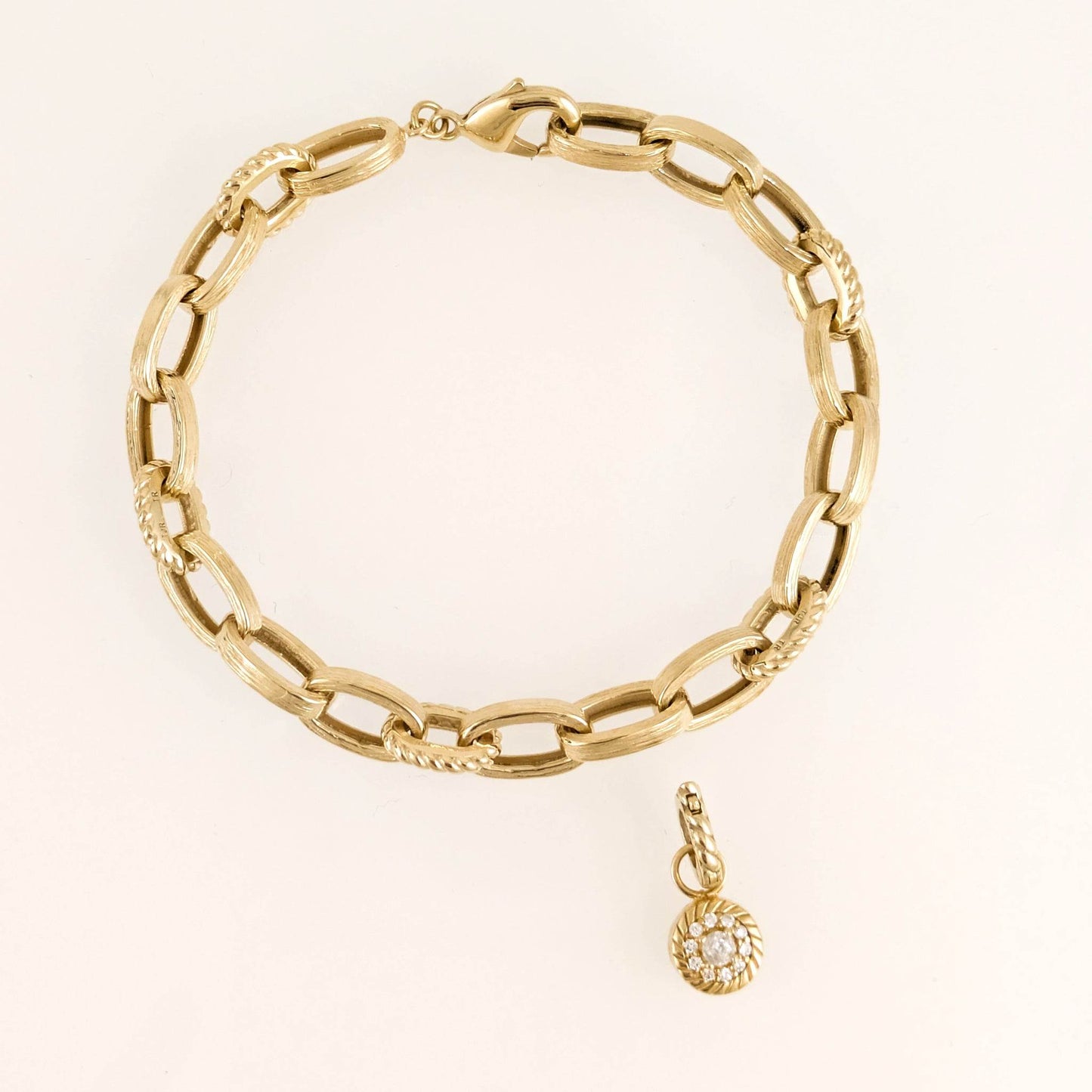 Bold Link Chain Bracelet – 7.5mm Classic Gold Finish - TurkishBling