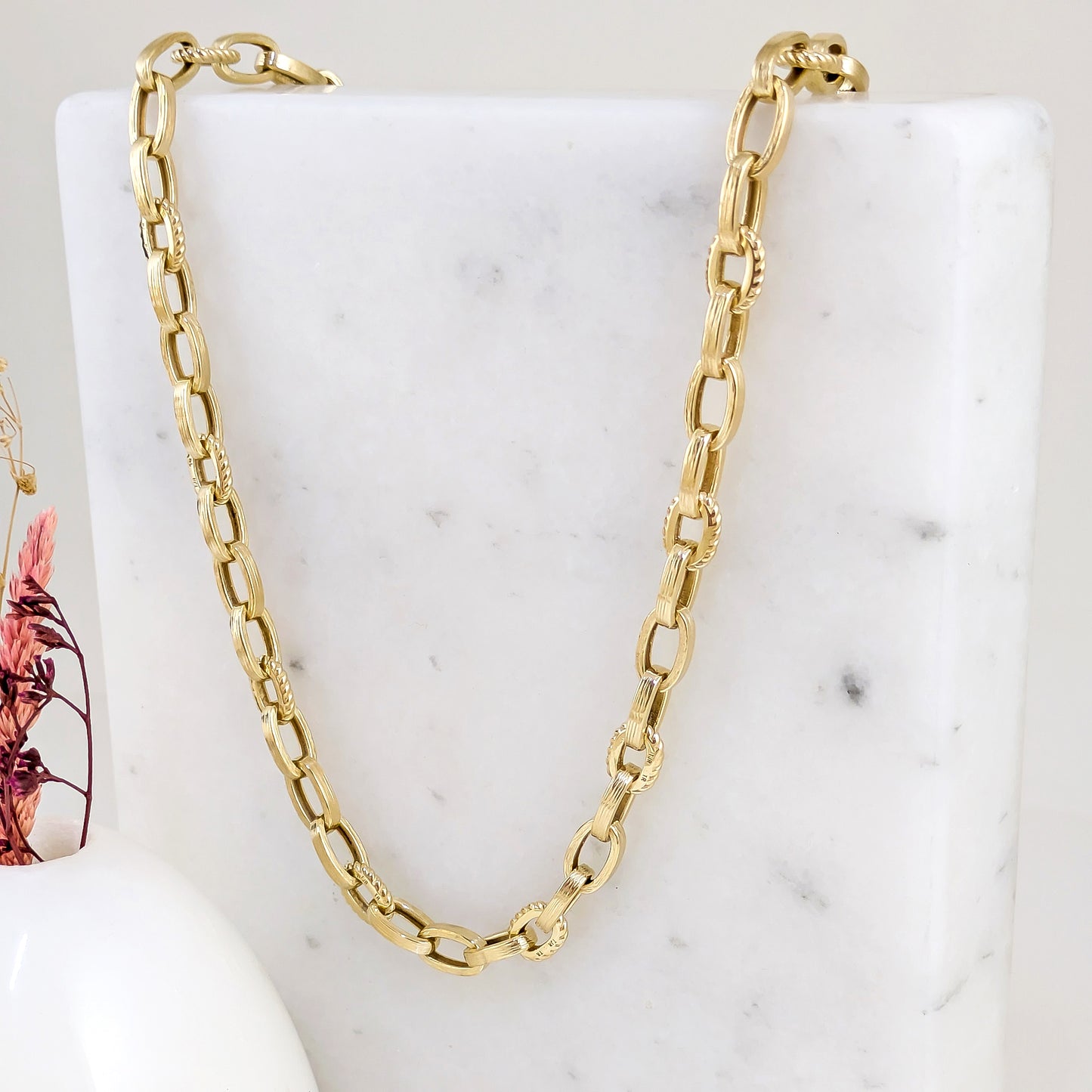 Textured Oval Link Necklace – 7.5mm Bold Chain Design