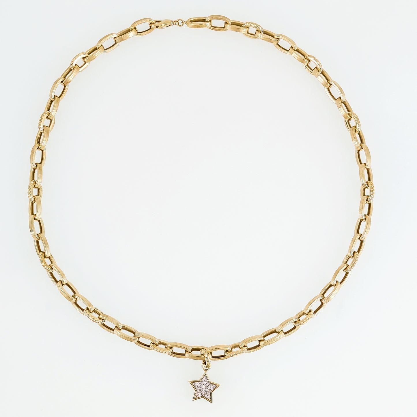 Textured Oval Link Necklace – 7.5mm Bold Chain Design