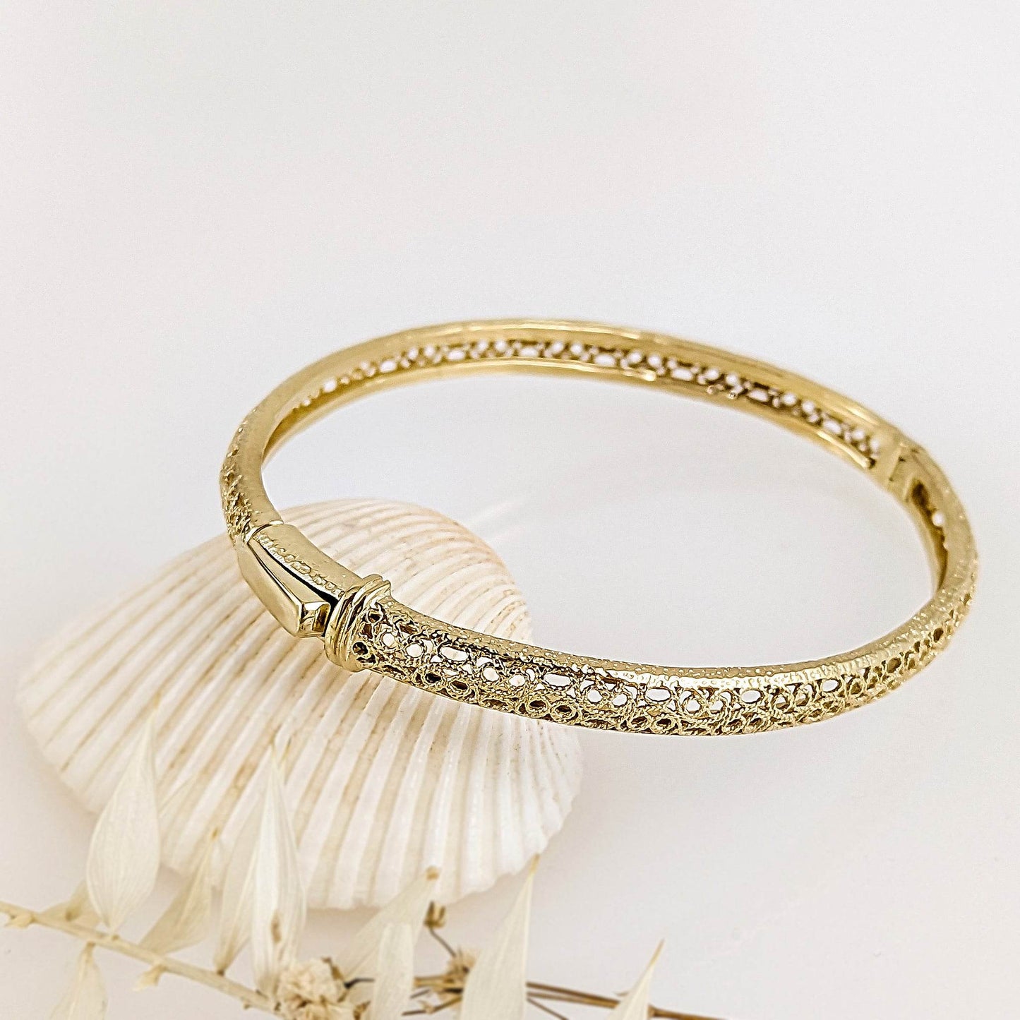 Delicate Filigree Bangle with Click-Top Clasp – Elegant Design from Istanbul – 5mm Width - TurkishBling