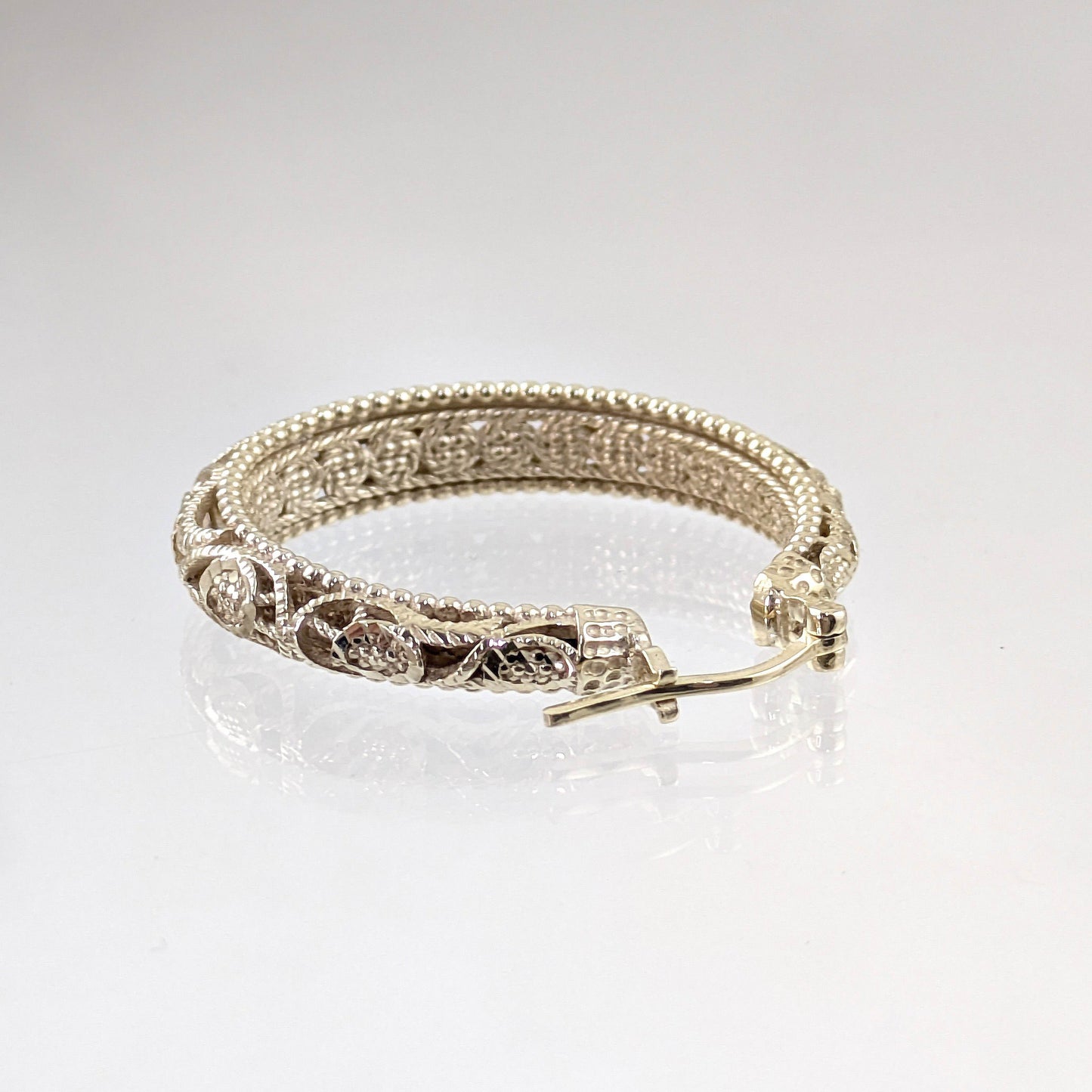 Elegant Floral Filigree Gold Hoop Earrings – Handcrafted in Istanbul - TurkishBling