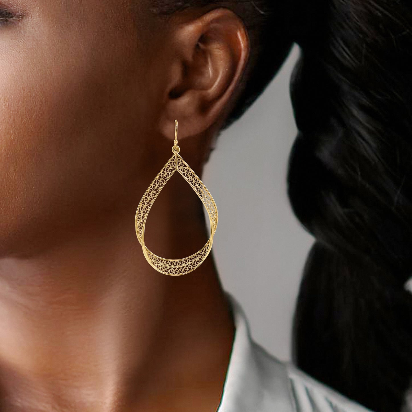 Elegant Gold Teardrop Filigree Earrings – Handcrafted Artisan Statement Dangles, Lightweight Jewelry