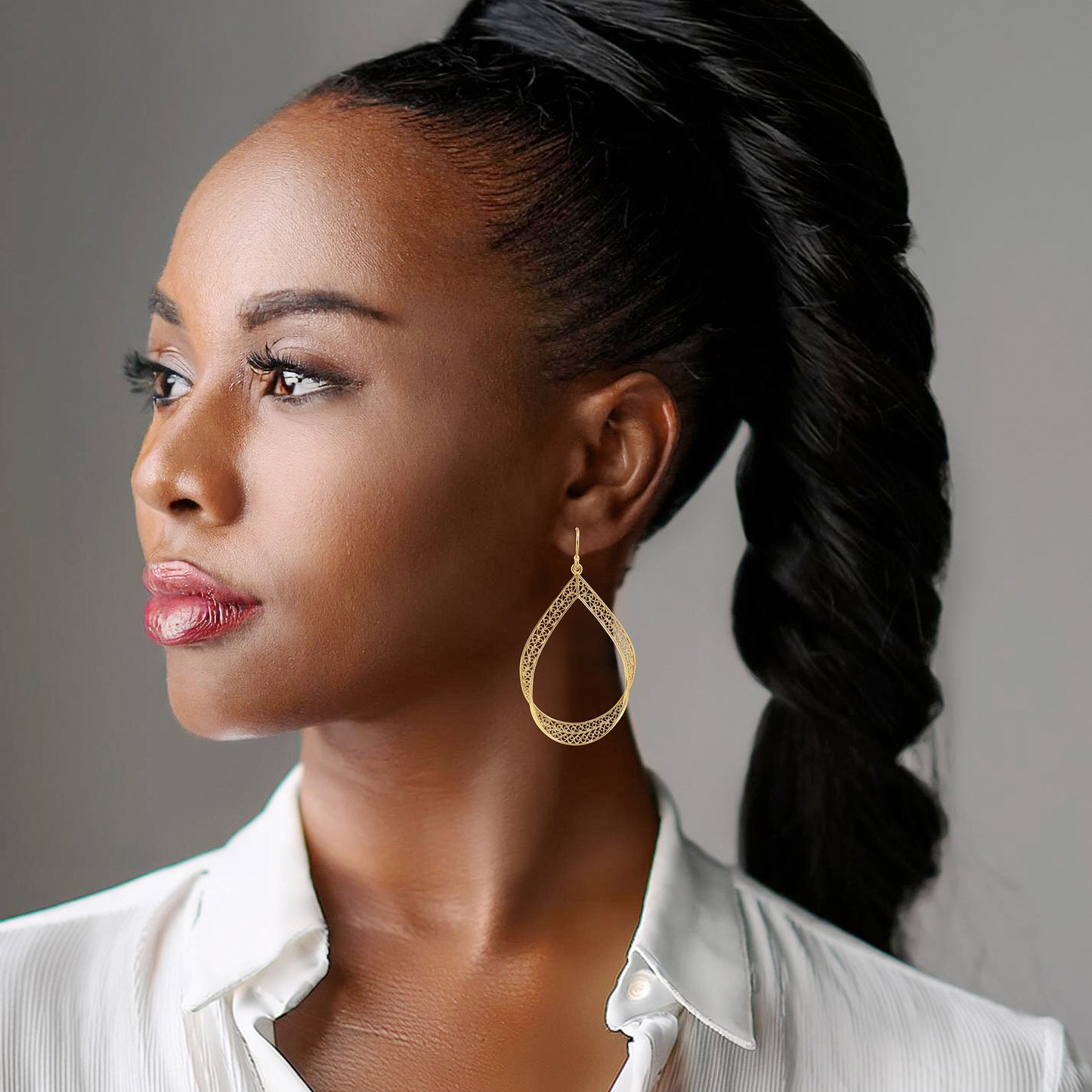 Elegant Gold Teardrop Filigree Earrings – Handcrafted Artisan Statement Dangles, Lightweight Jewelry