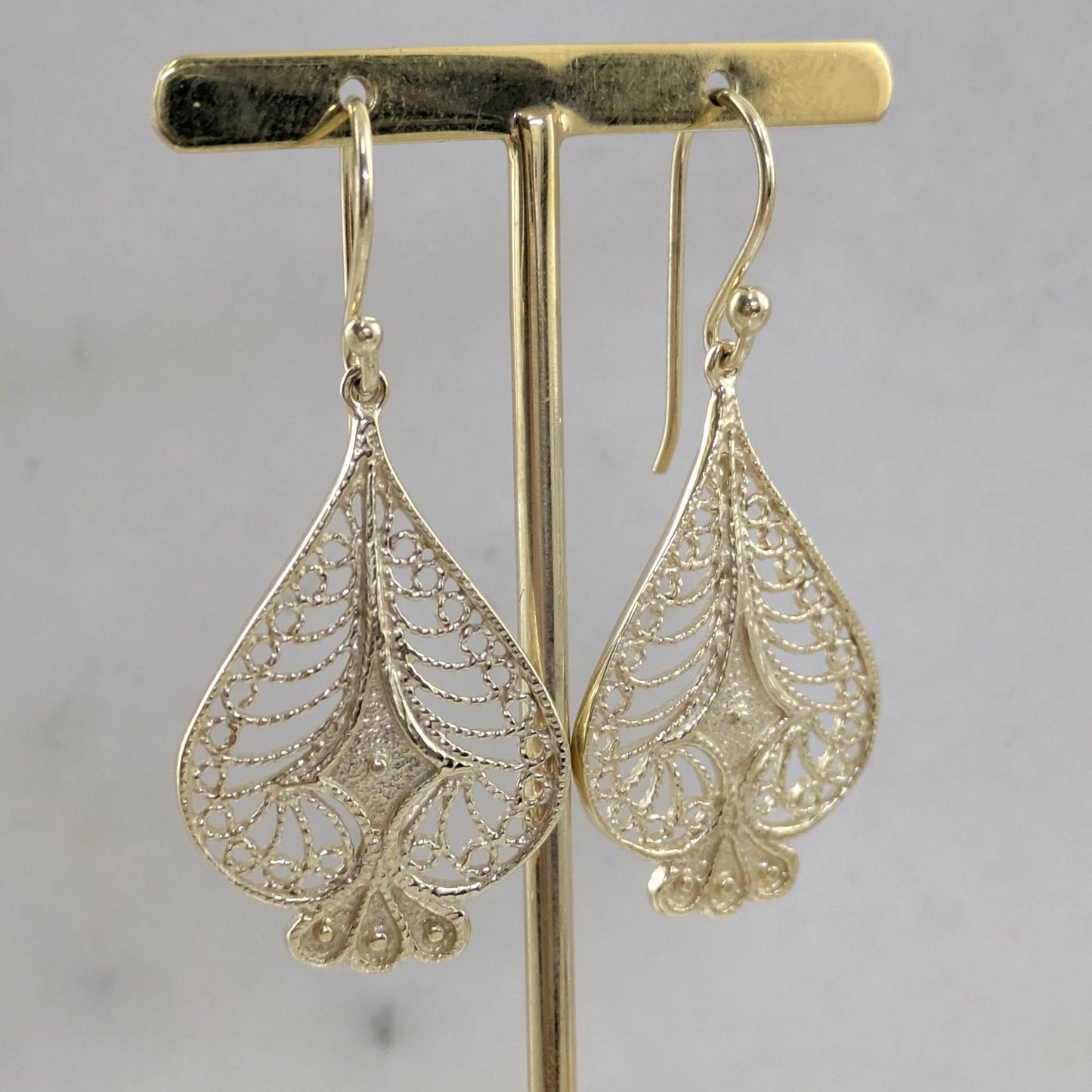 Elegant Teardrop Filigree Dangle Earrings - TurkishBling