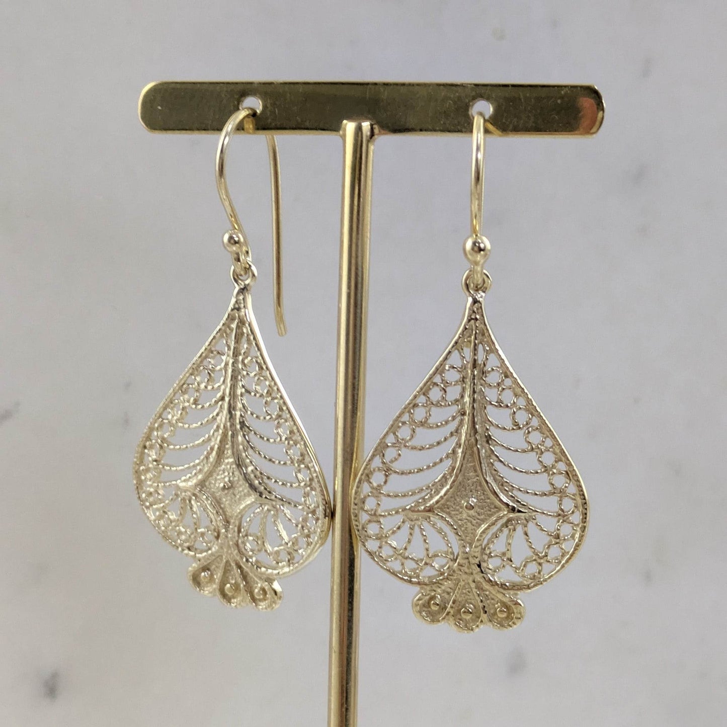 Elegant Teardrop Filigree Dangle Earrings - TurkishBling