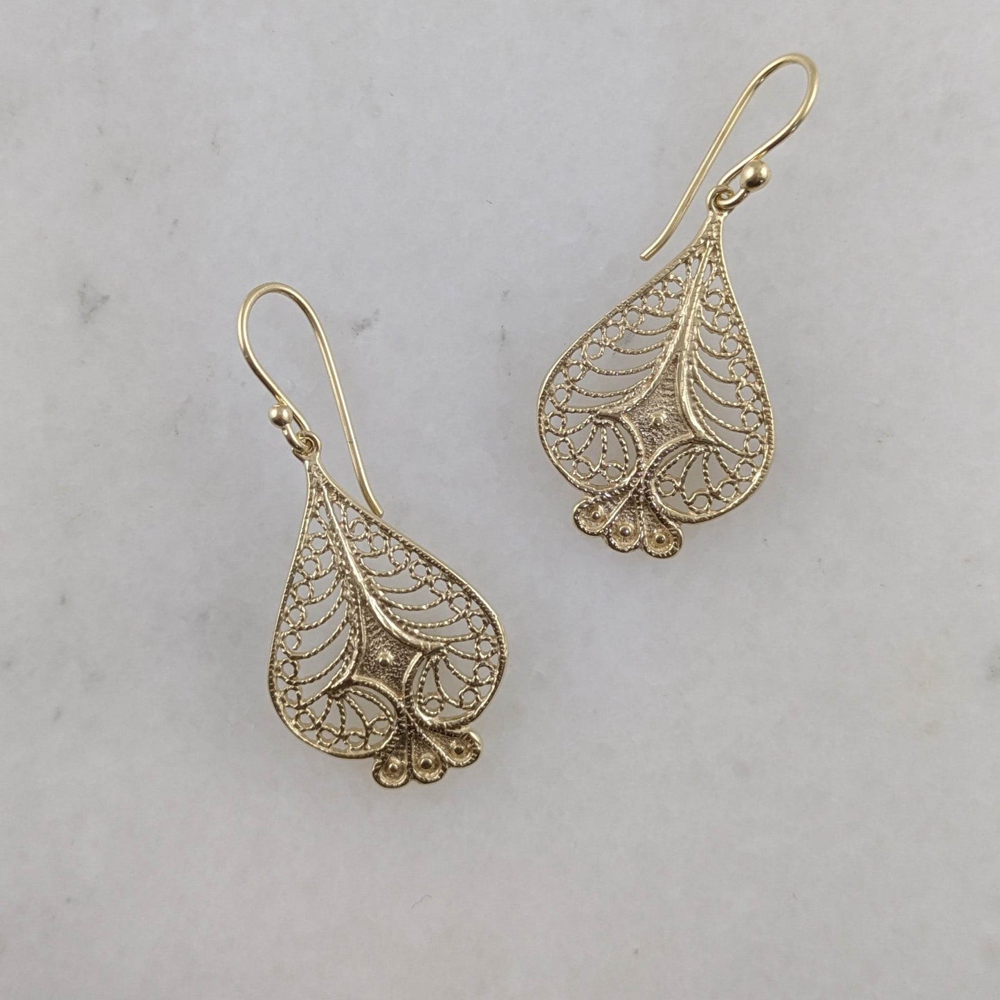 Elegant Teardrop Filigree Dangle Earrings - TurkishBling