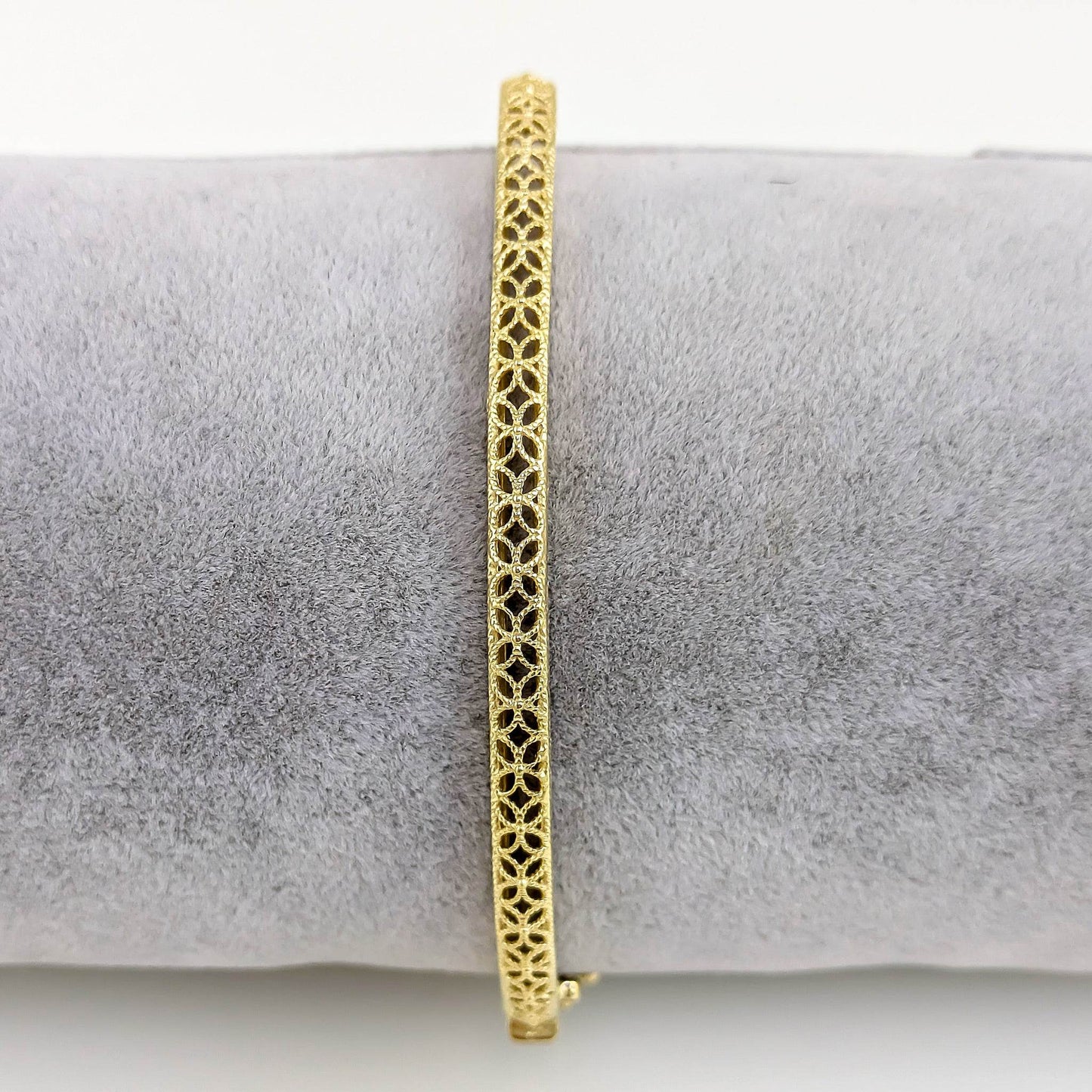 Filigree Pattern Bangle - TurkishBling