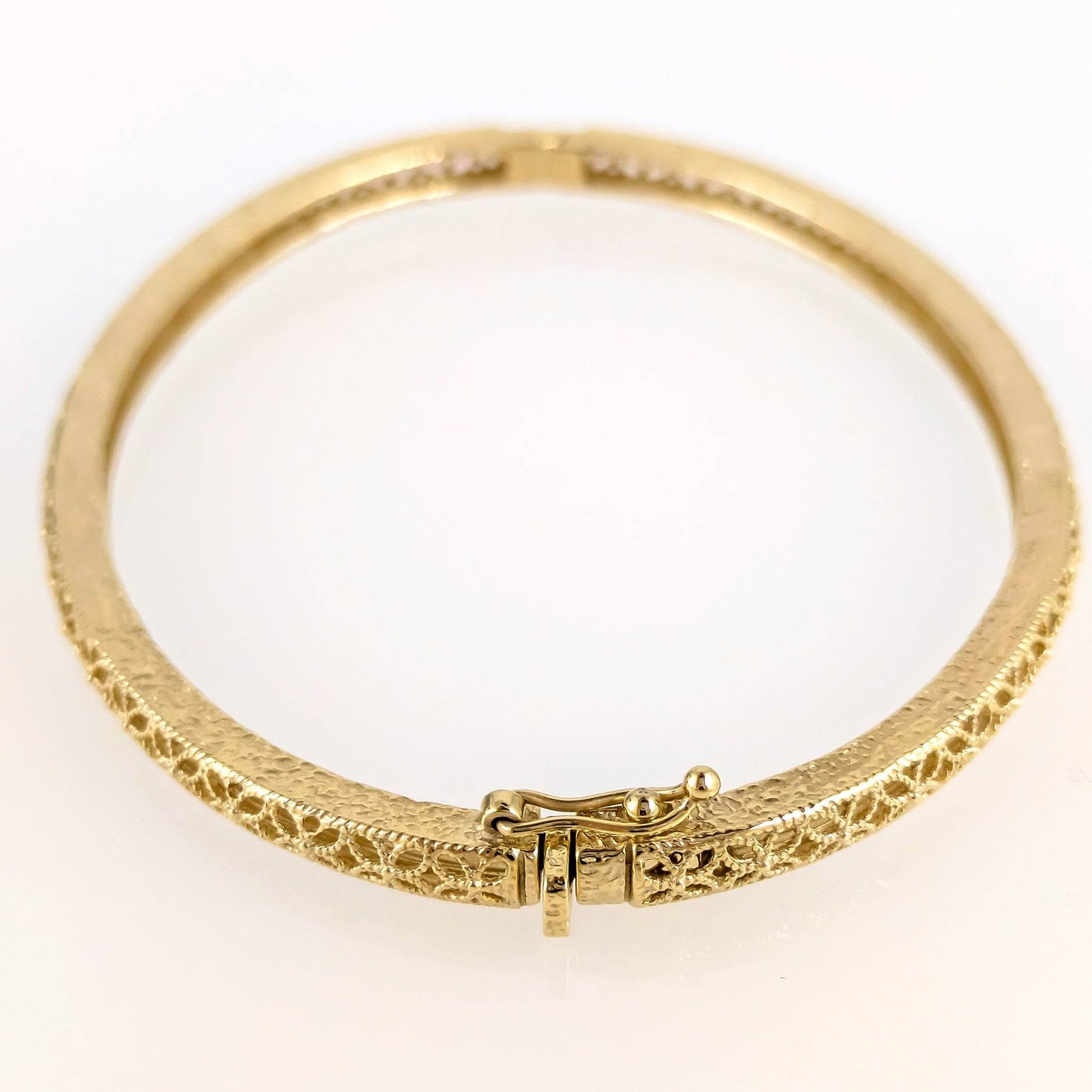Filigree Pattern Bangle - TurkishBling