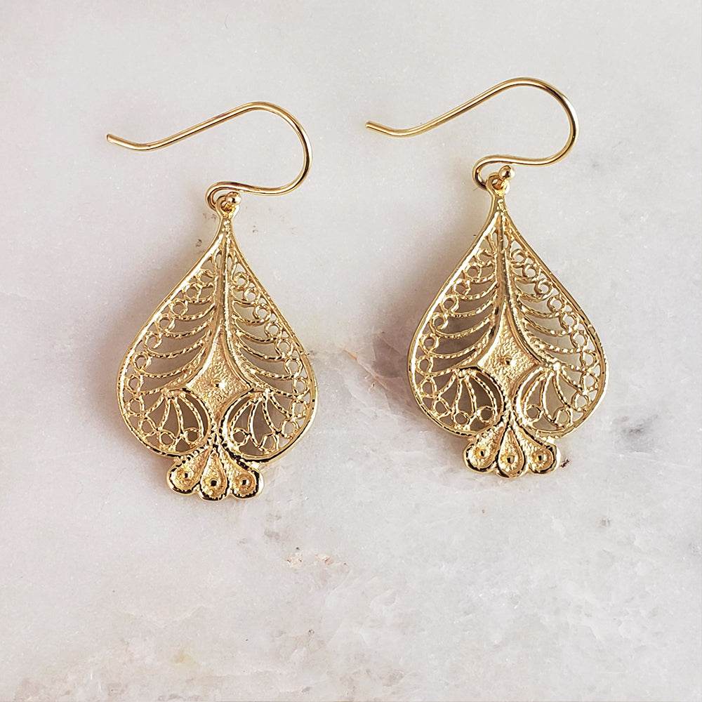 Elegant Teardrop Filigree Dangle Earrings - TurkishBling
