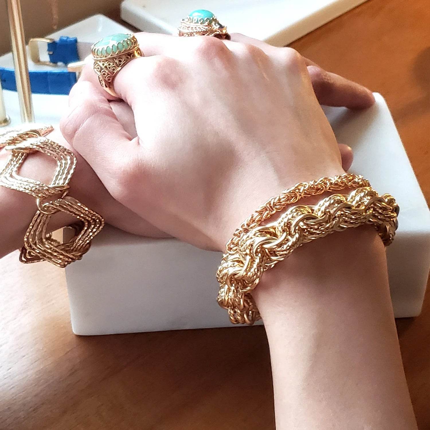 Bold Link Bracelet with Cable and High Polished Links and Gemstone Accented Toggle v White Gold - TurkishBling