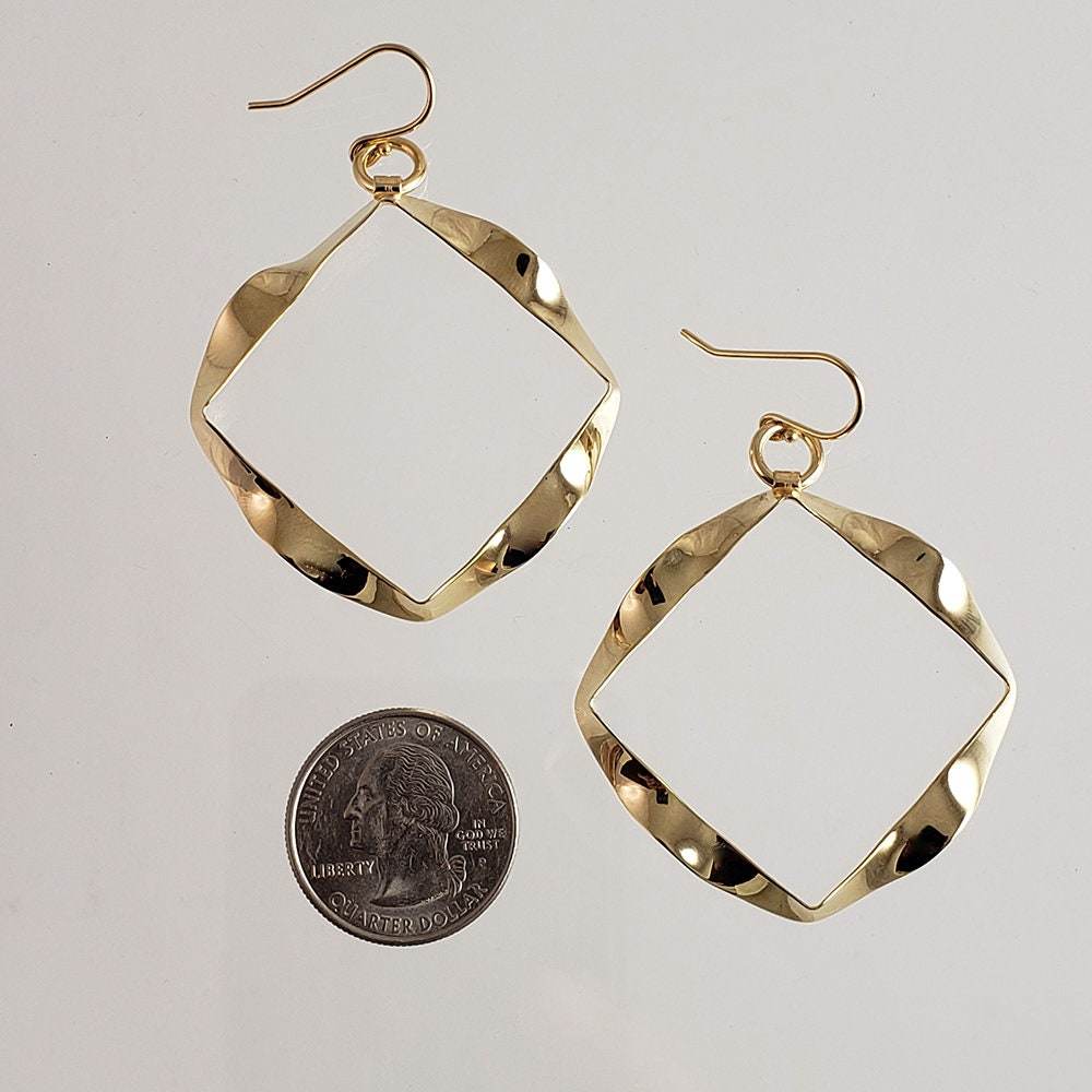 Wavy Square Drop Earrings – Bold Open Frame Look - TurkishBling