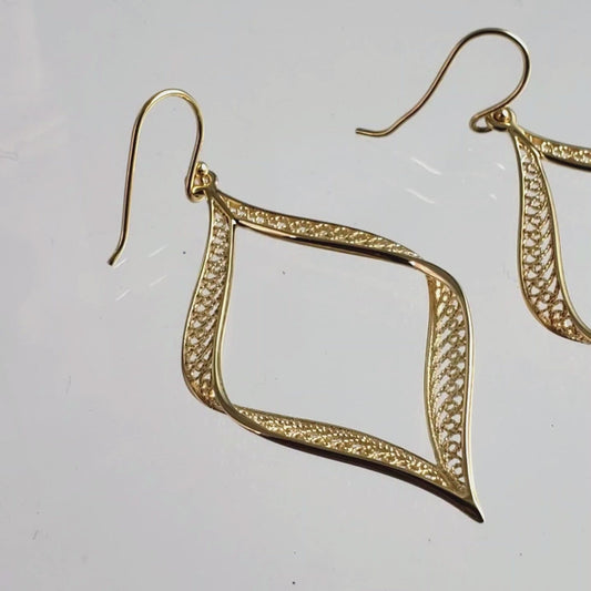 Ribbon Marquise Filigree Dangle Earrings with Sculptural Contour