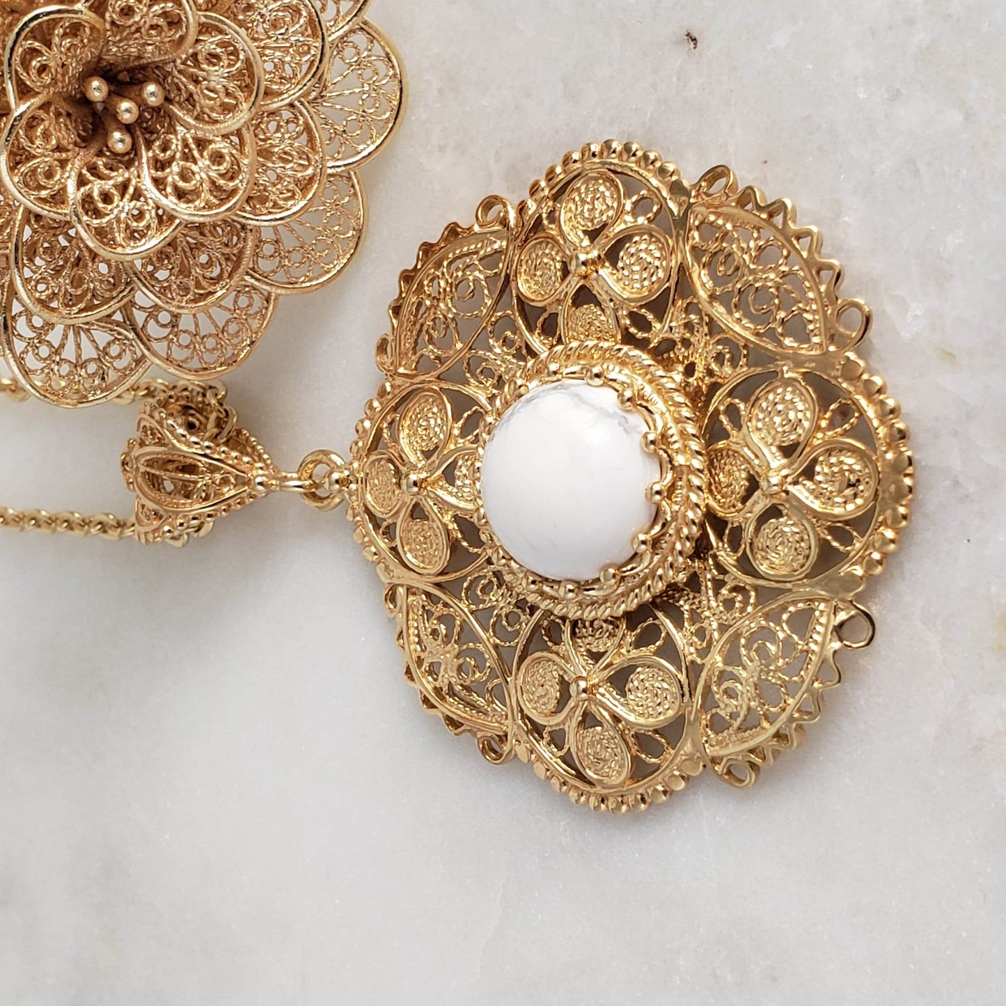 18K Gold Plated 12mm Gem & Flower Filigree Pendant - TurkishBling