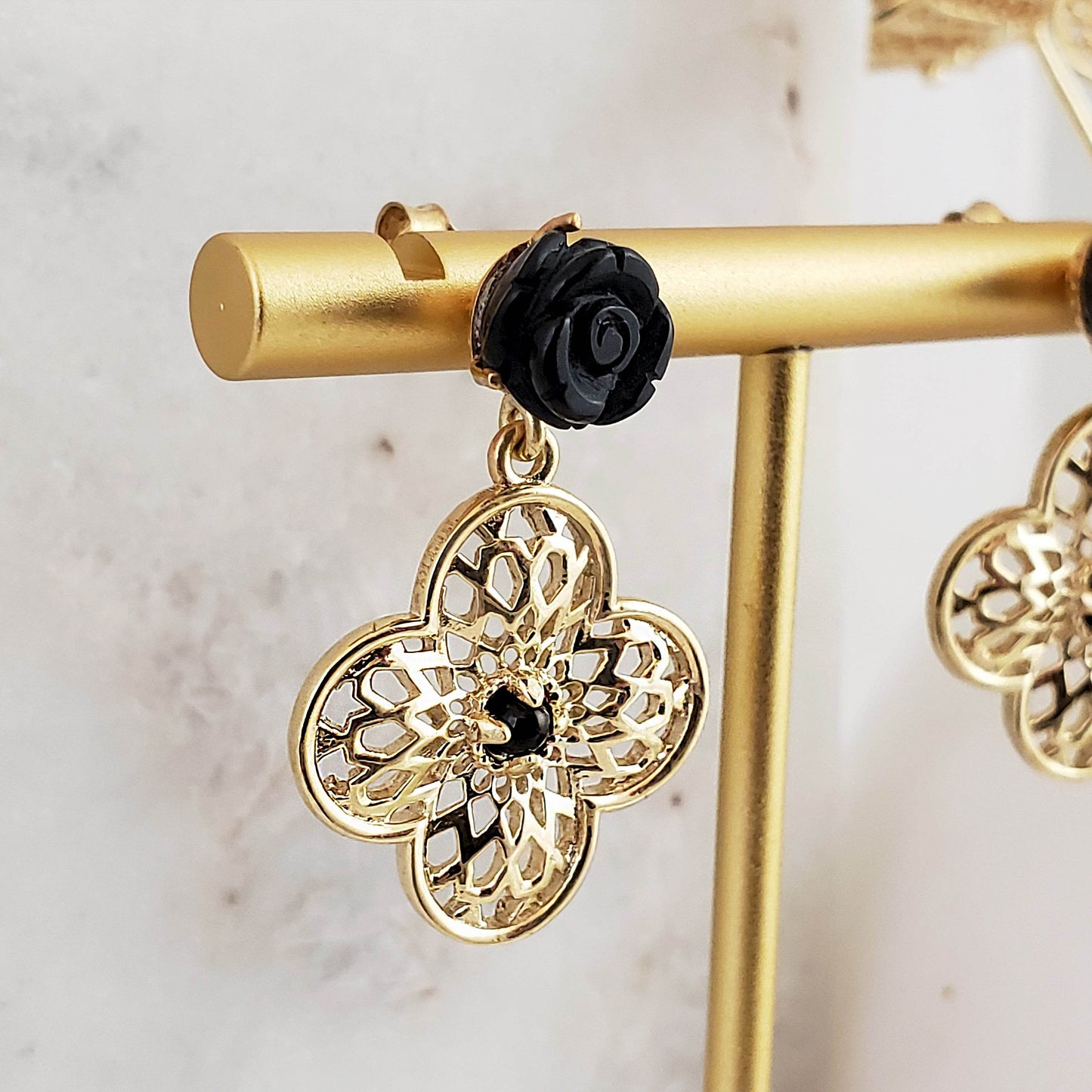 Carved Rose Black Agate Clover Shape Geometric Cut Out Post Earrings - TurkishBling