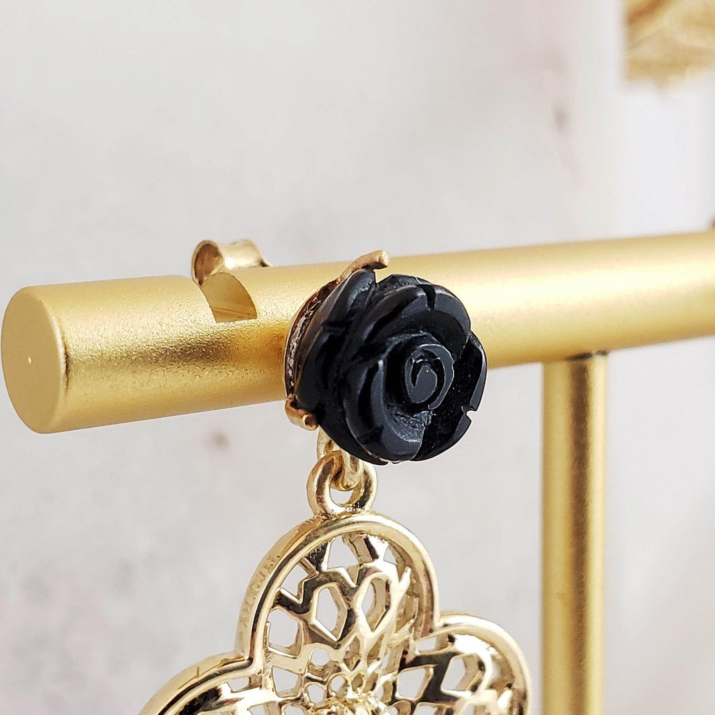 Carved Rose Black Agate Clover Shape Geometric Cut Out Post Earrings - TurkishBling