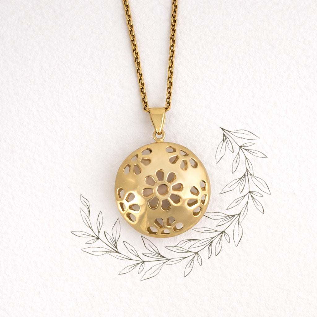 Floral Cutout Pendant Necklace Statement