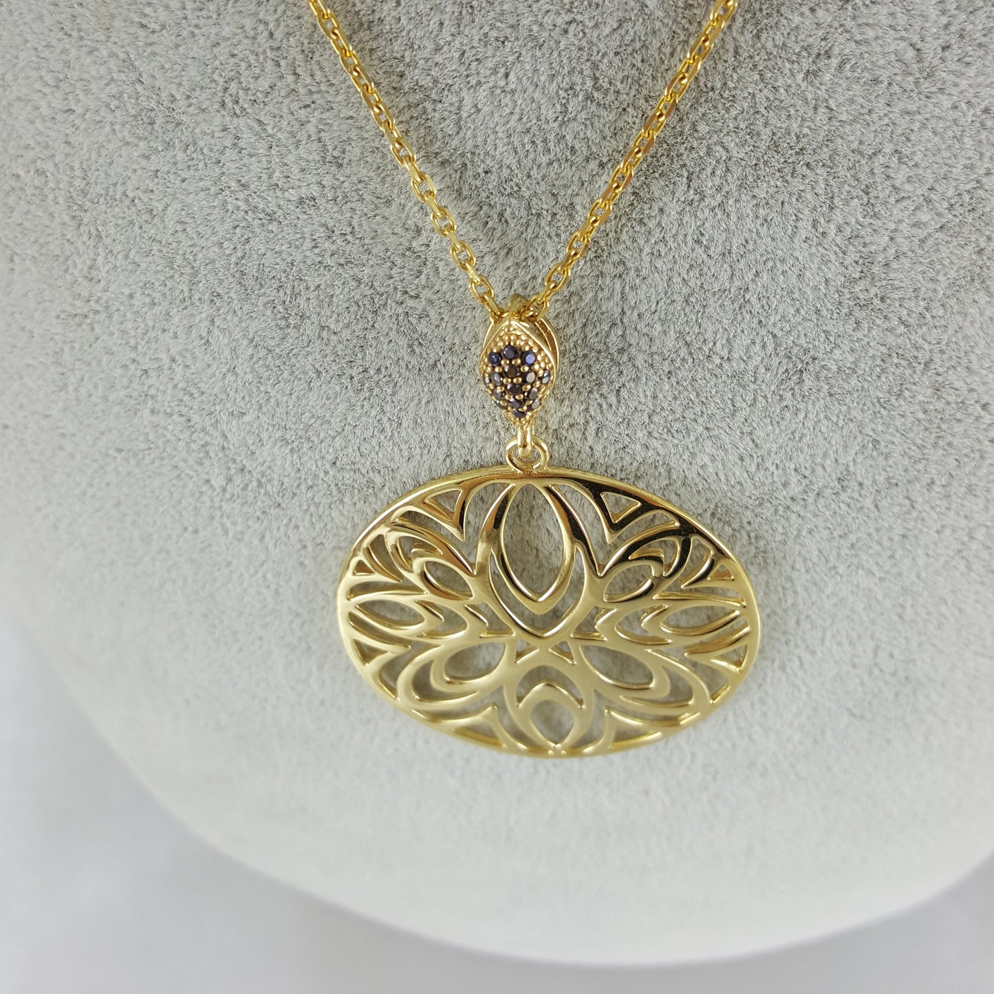 Scrollwork Flower in 2" Circle Pendant