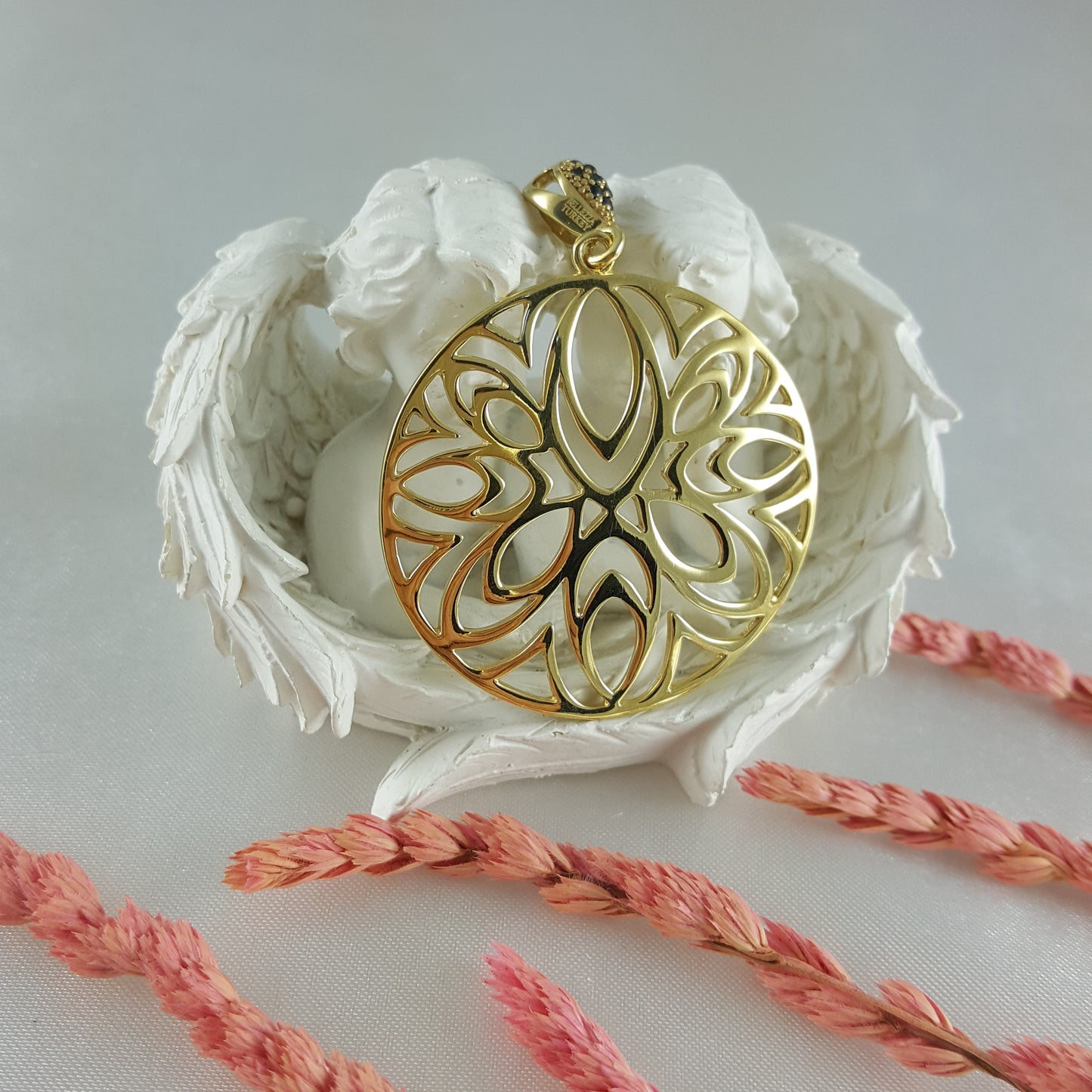 Scrollwork Flower in 2" Circle Pendant