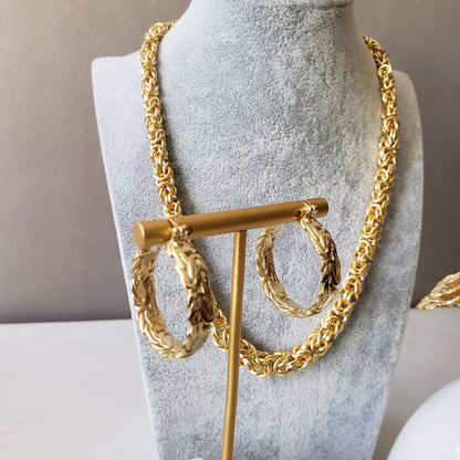 Limited quantity! Graduated Byzantine Necklace 18K Gold Plated Over Bronze Hand Made Byzantine Link Necklace with Gemstone Black Onyx Clasp