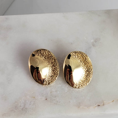 Oval Textured Gold Stud Earrings - TurkishBling