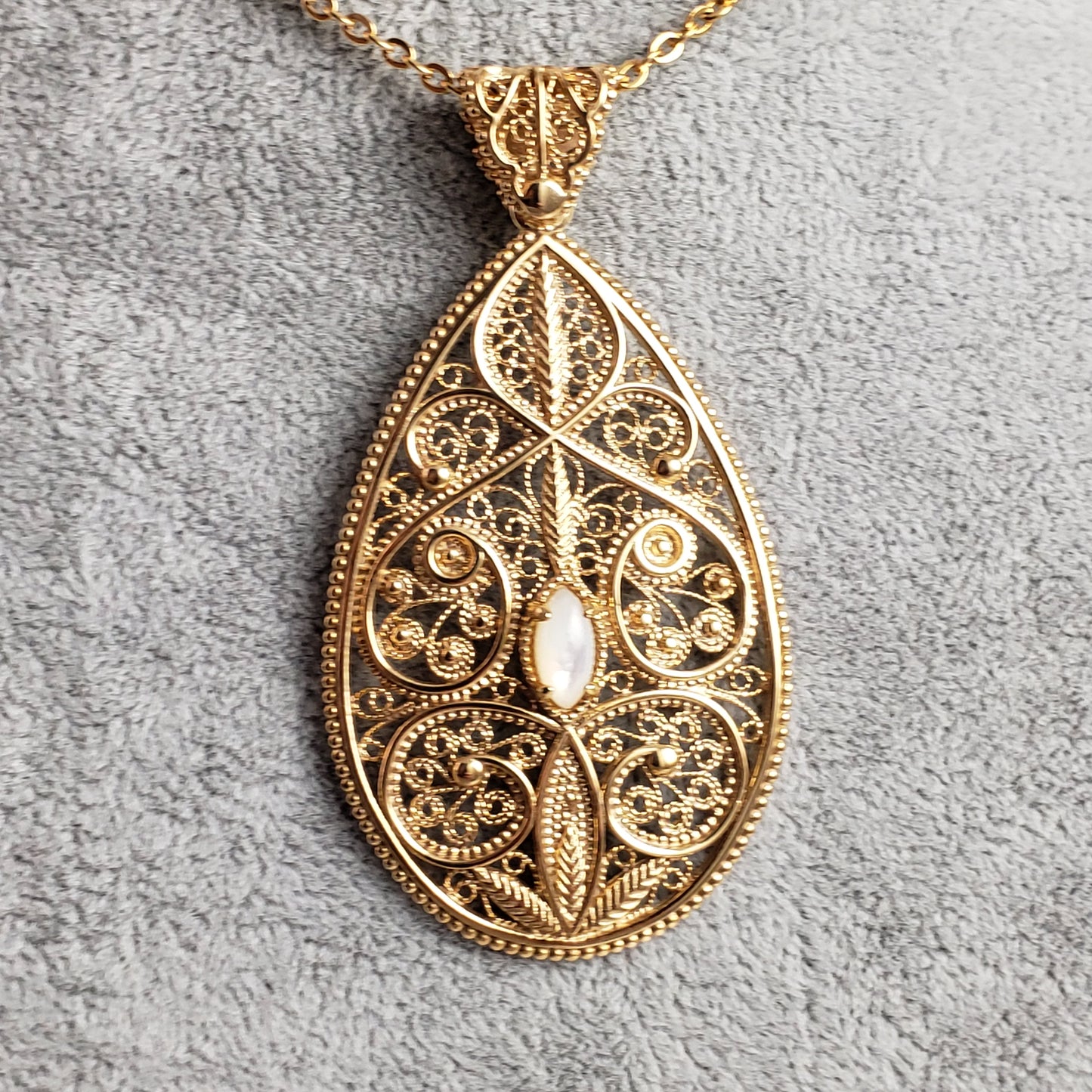 18K Gold Plated 10 x 5mm Gemstone Filigree Pendant