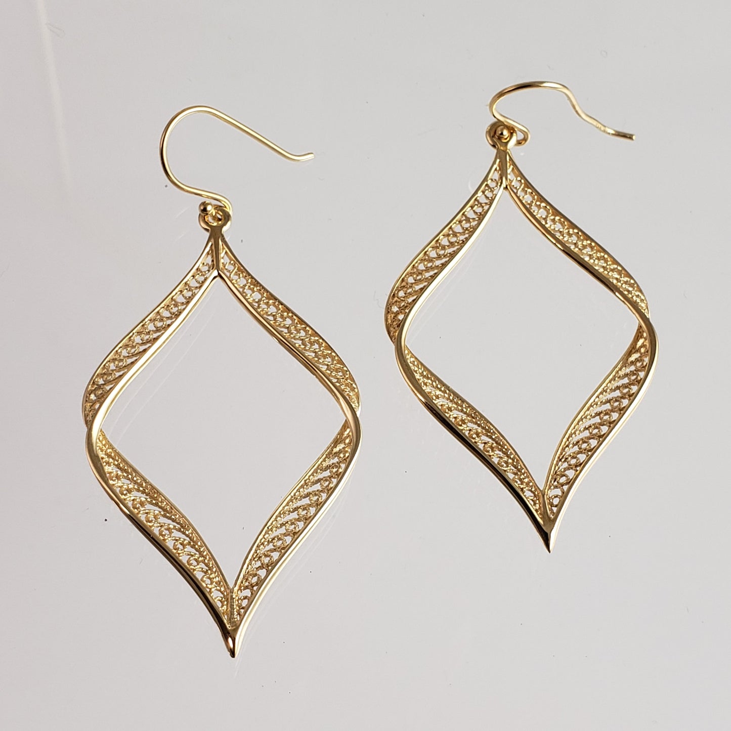 Gold Ribbon Filigree Earrings