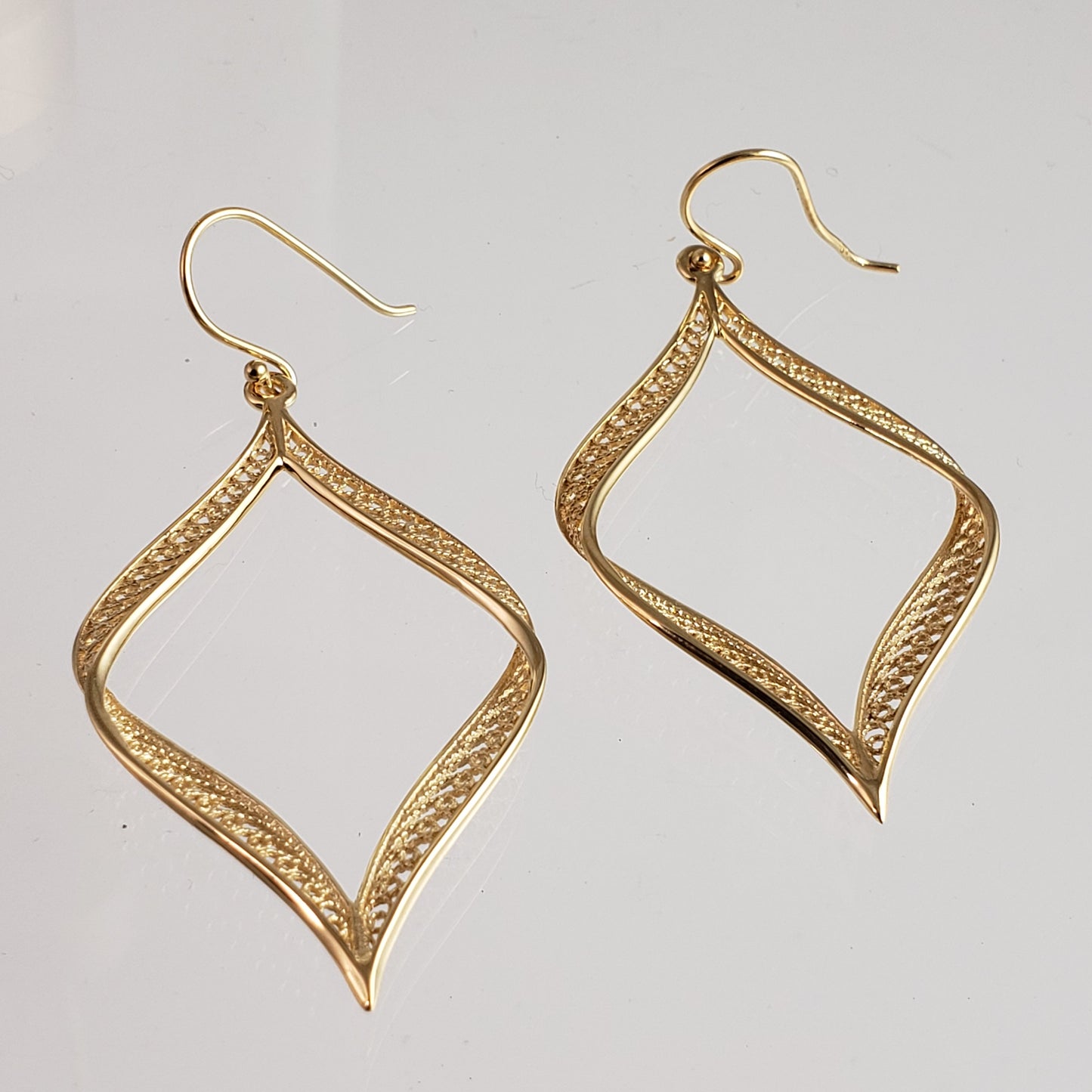 Gold Ribbon Filigree Earrings