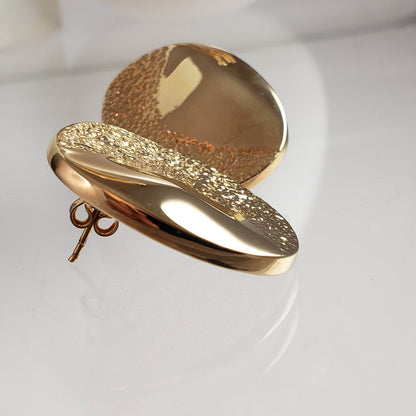 Oval Textured Gold Stud Earrings - TurkishBling