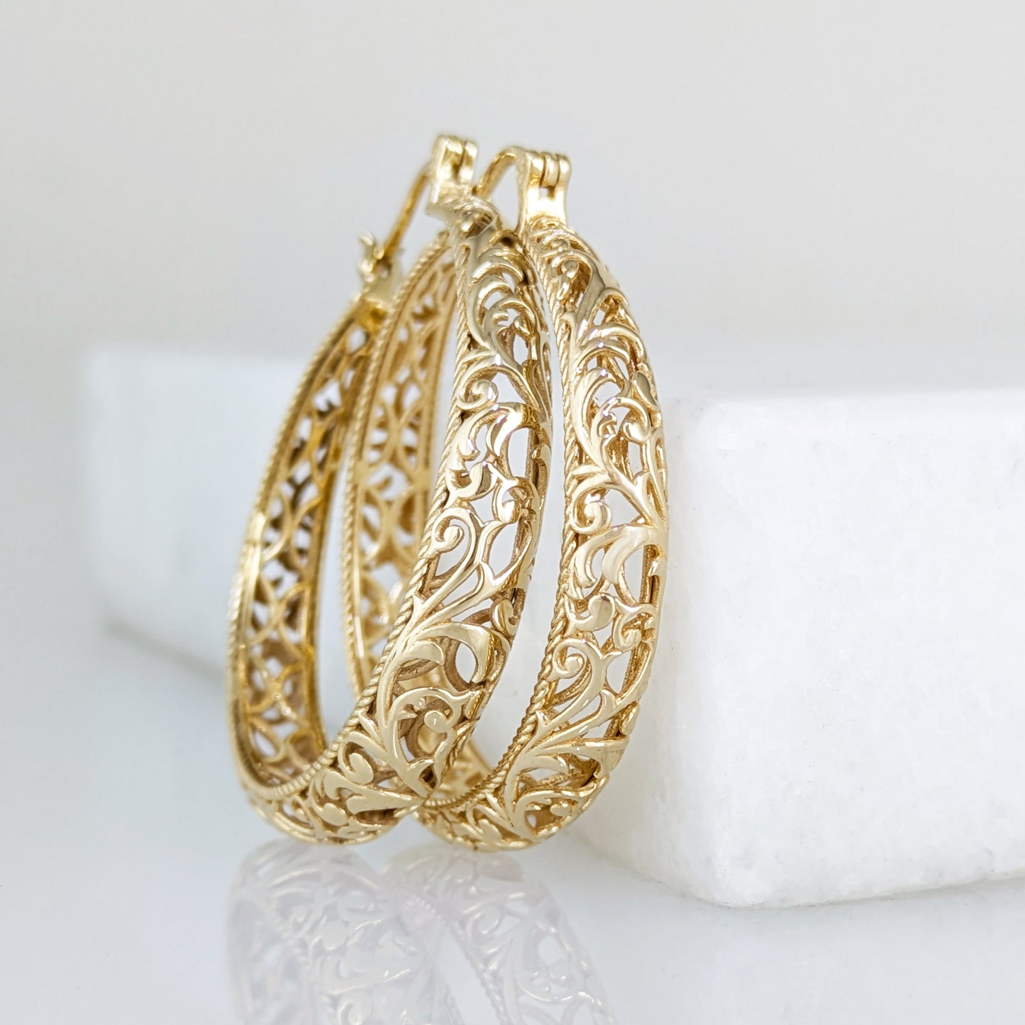 Large Graduated Hoop Earrings with Scrollwork Detailing – 35mm Design